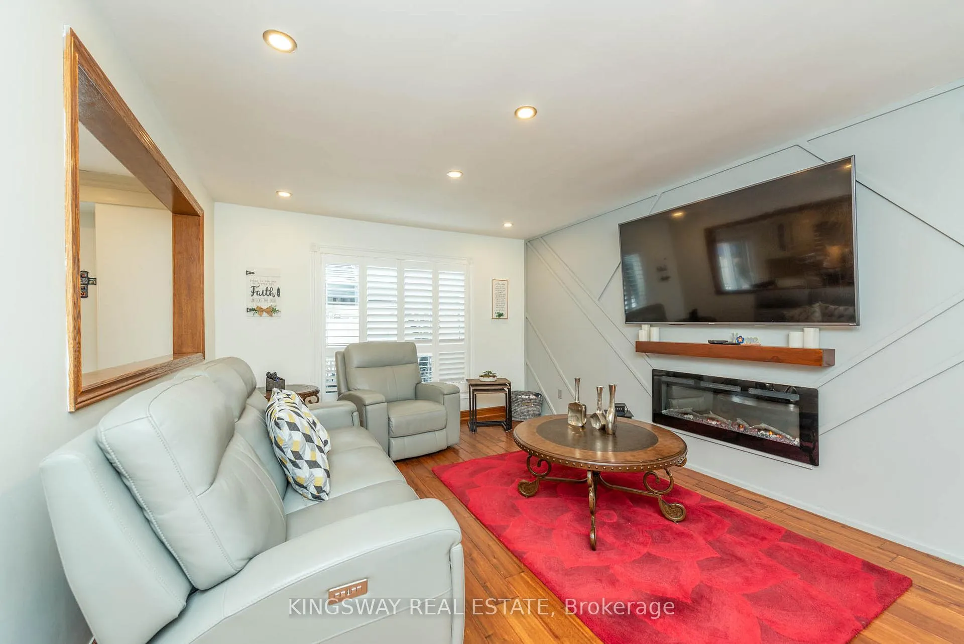 Photo 21 of 298 Forest Drive S, Vaughan, West Woodbridge — HOMEH