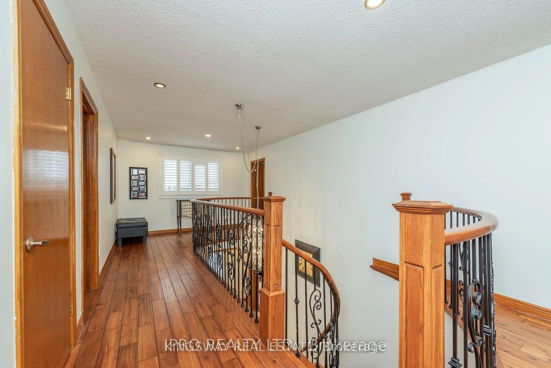 Photo 25 of 298 Forest Drive S, Vaughan, West Woodbridge — HOMEH