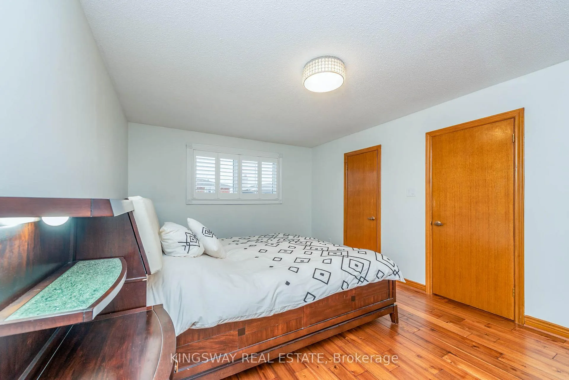 Photo 33 of 298 Forest Drive S, Vaughan, West Woodbridge — HOMEH