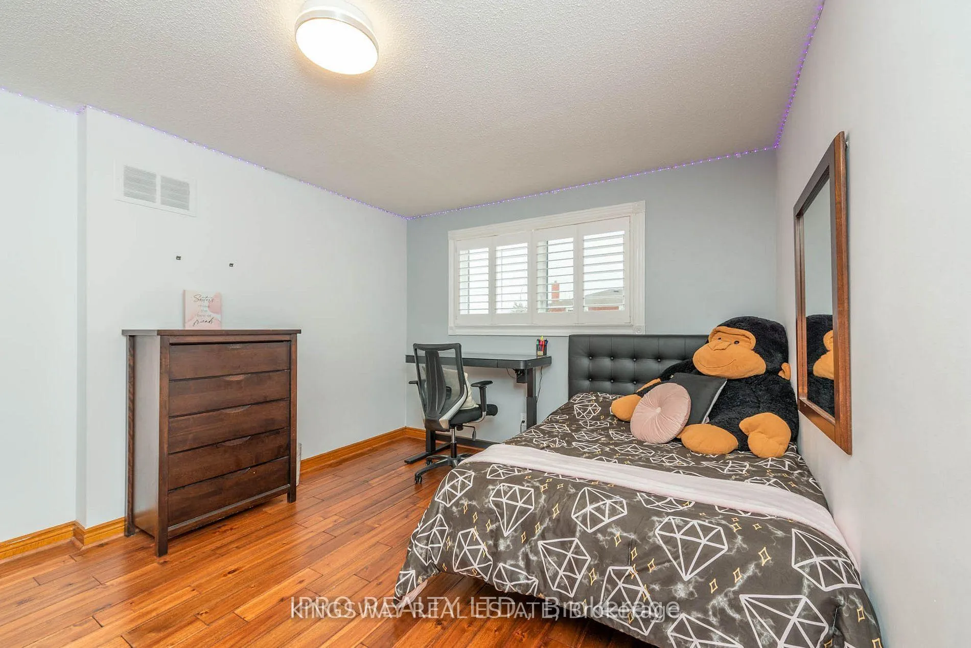 Photo 35 of 298 Forest Drive S, Vaughan, West Woodbridge — HOMEH