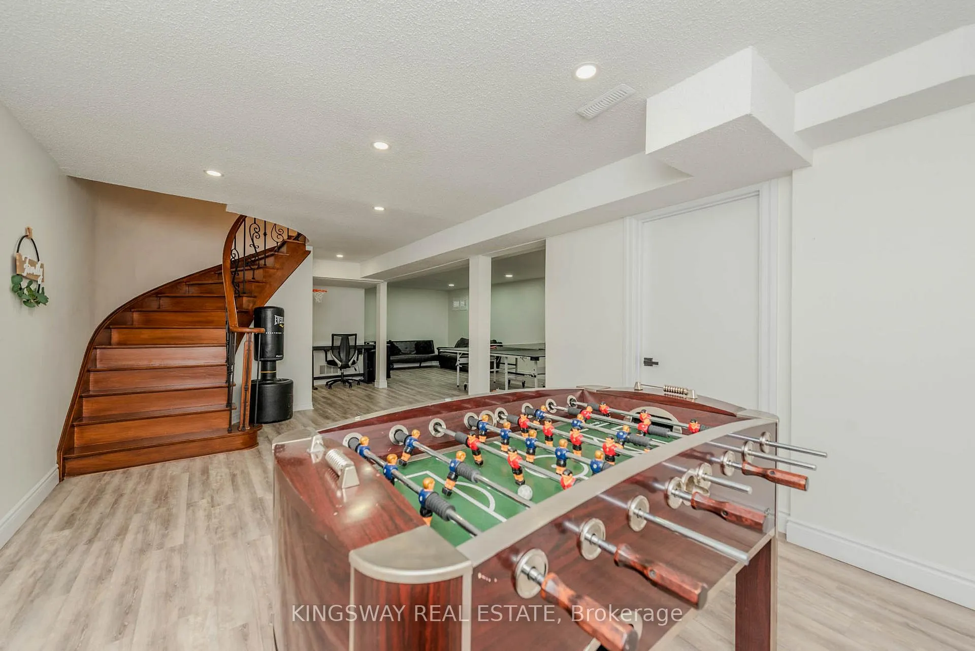 Photo 38 of 298 Forest Drive S, Vaughan, West Woodbridge — HOMEH