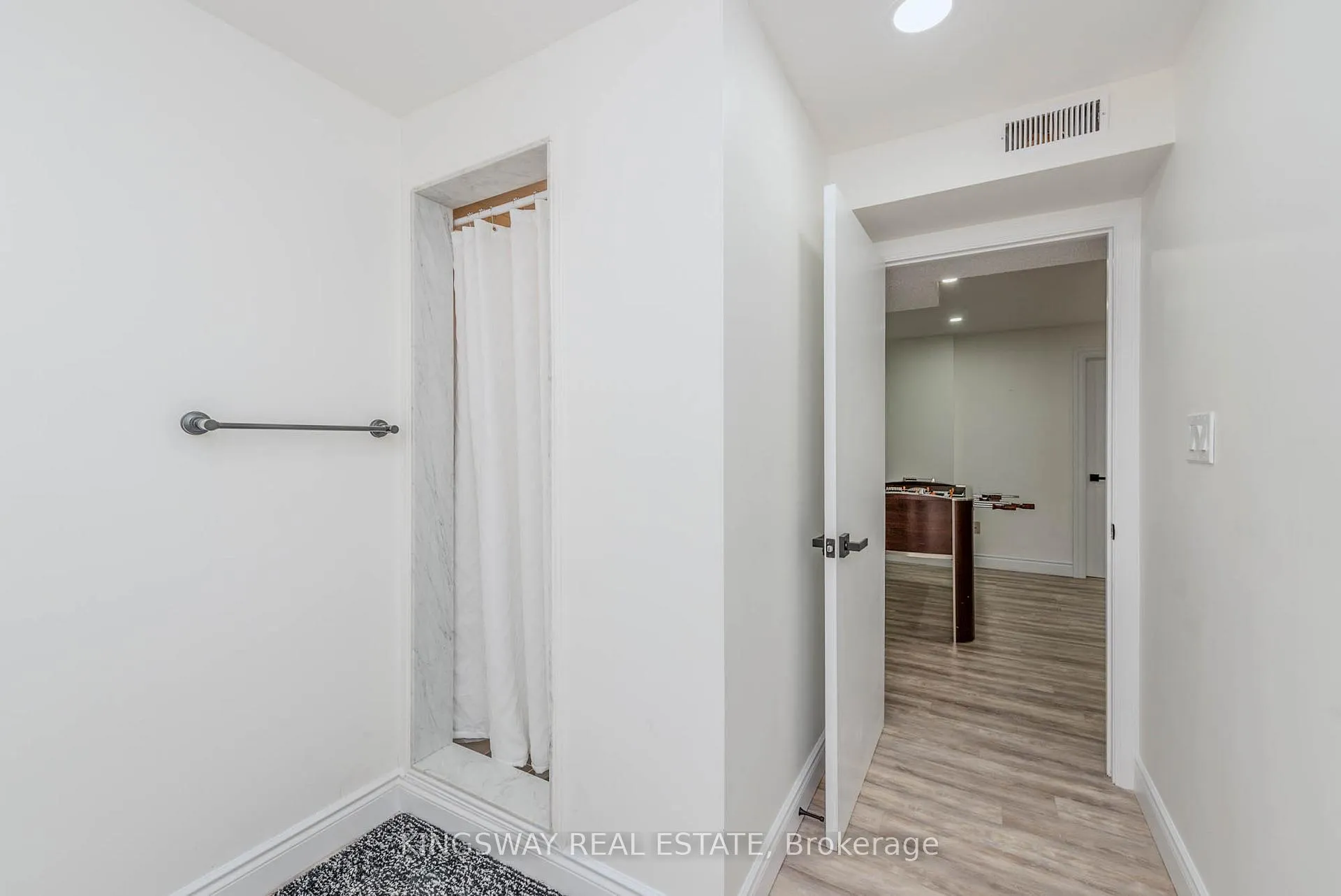 Photo 43 of 298 Forest Drive S, Vaughan, West Woodbridge — HOMEH