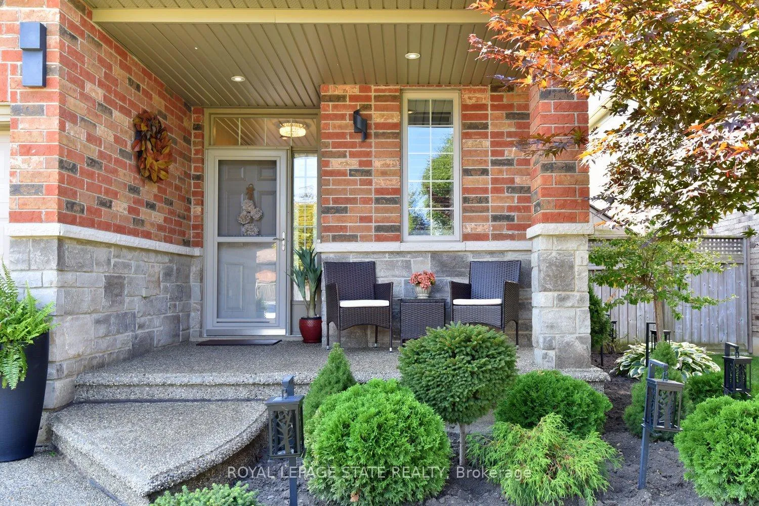Photo 3 of 12 Degrow Crescent, Hamilton, Rural Glanbrook — HOMEH
