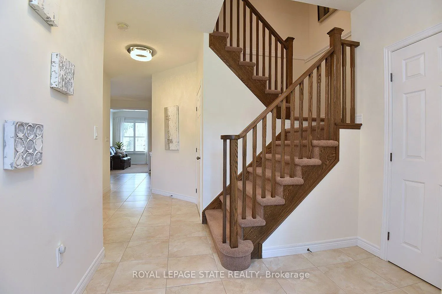 Photo 6 of 12 Degrow Crescent, Hamilton, Rural Glanbrook — HOMEH