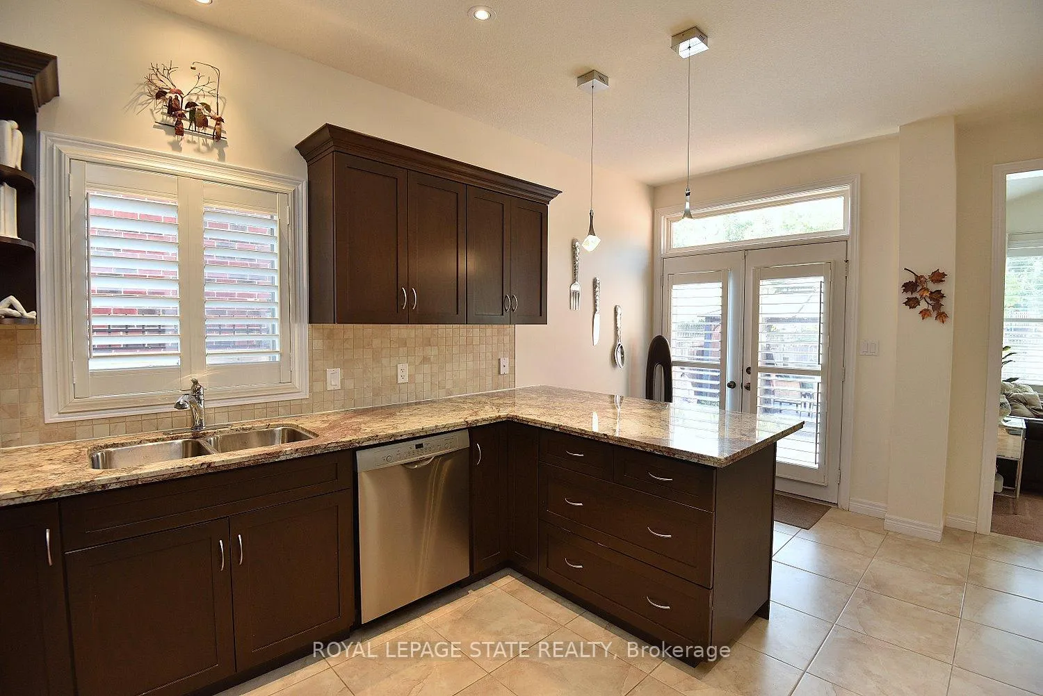 Photo 16 of 12 Degrow Crescent, Hamilton, Rural Glanbrook — HOMEH