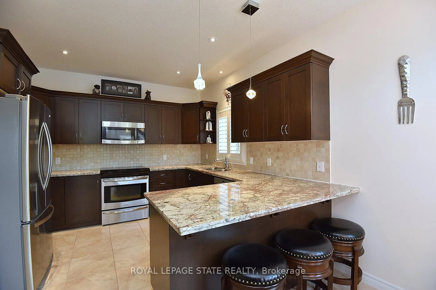 Photo 18 of 12 Degrow Crescent, Hamilton, Rural Glanbrook — HOMEH