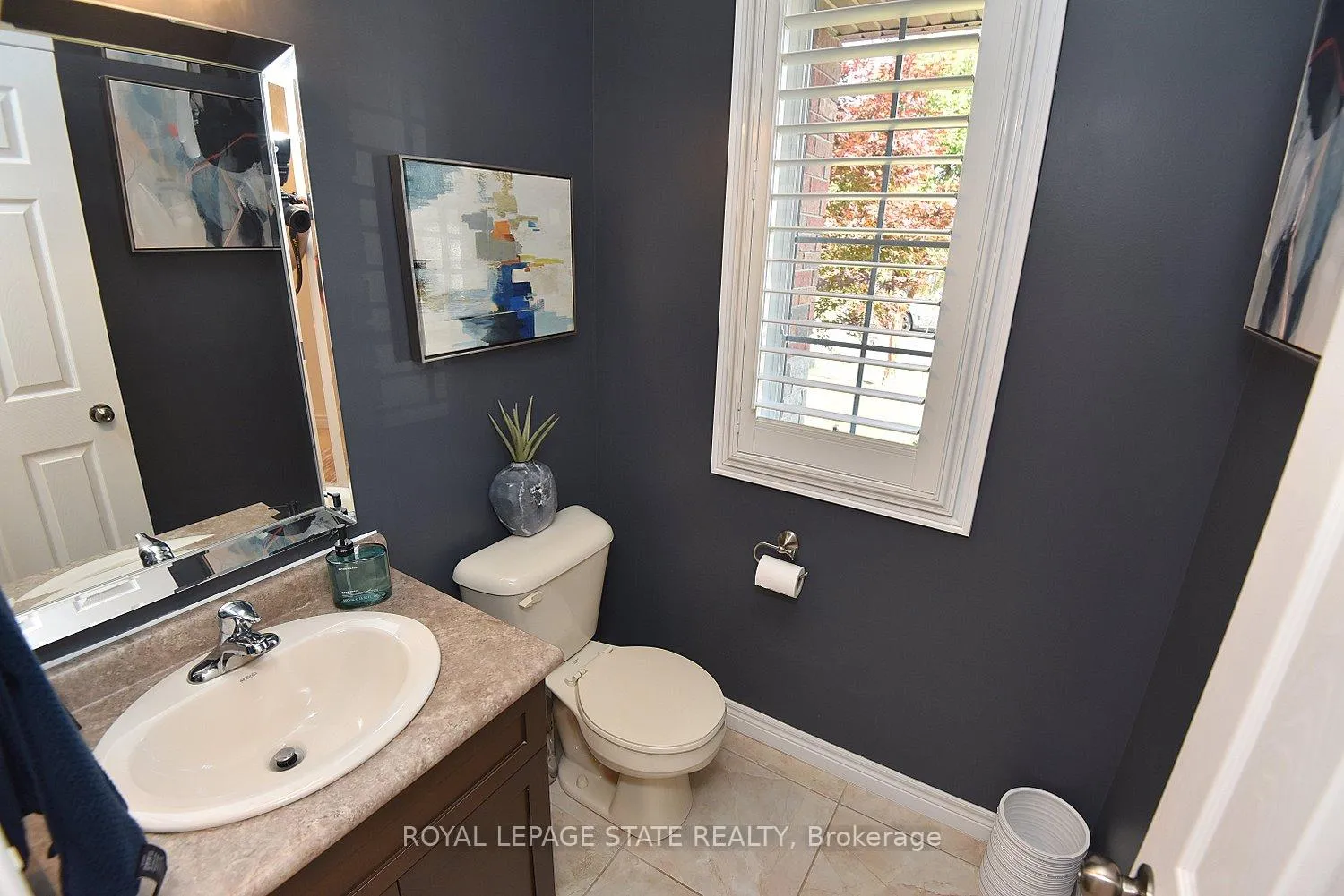 Photo 25 of 12 Degrow Crescent, Hamilton, Rural Glanbrook — HOMEH