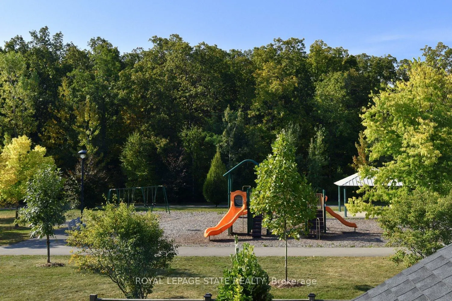 Photo 28 of 12 Degrow Crescent, Hamilton, Rural Glanbrook — HOMEH