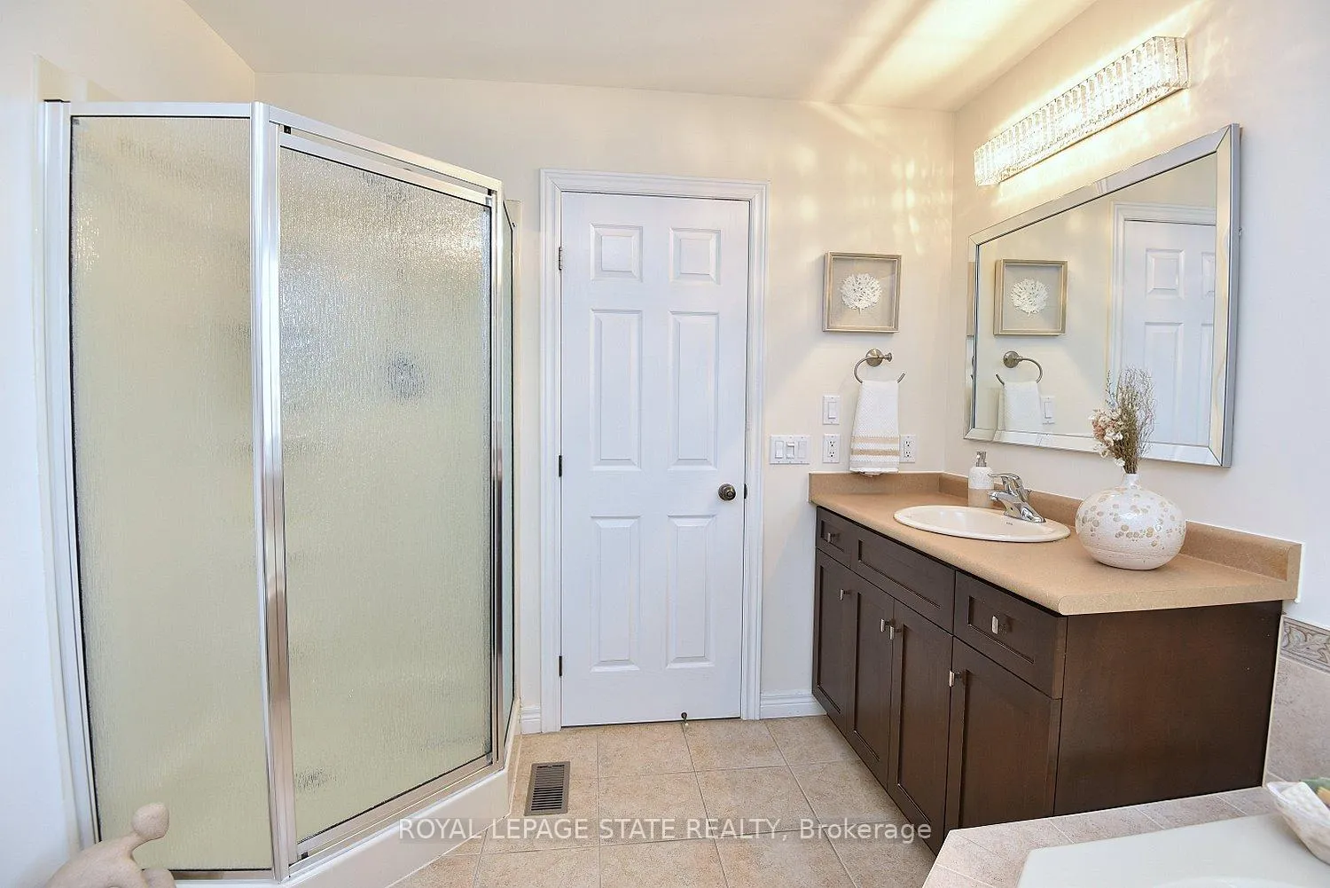 Photo 33 of 12 Degrow Crescent, Hamilton, Rural Glanbrook — HOMEH
