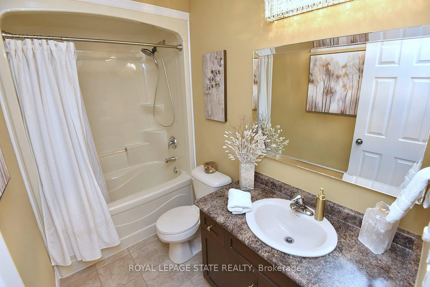 Photo 38 of 12 Degrow Crescent, Hamilton, Rural Glanbrook — HOMEH