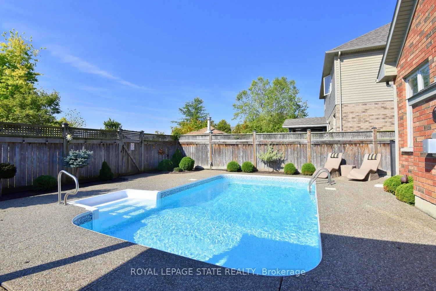Photo 45 of 12 Degrow Crescent, Hamilton, Rural Glanbrook — HOMEH