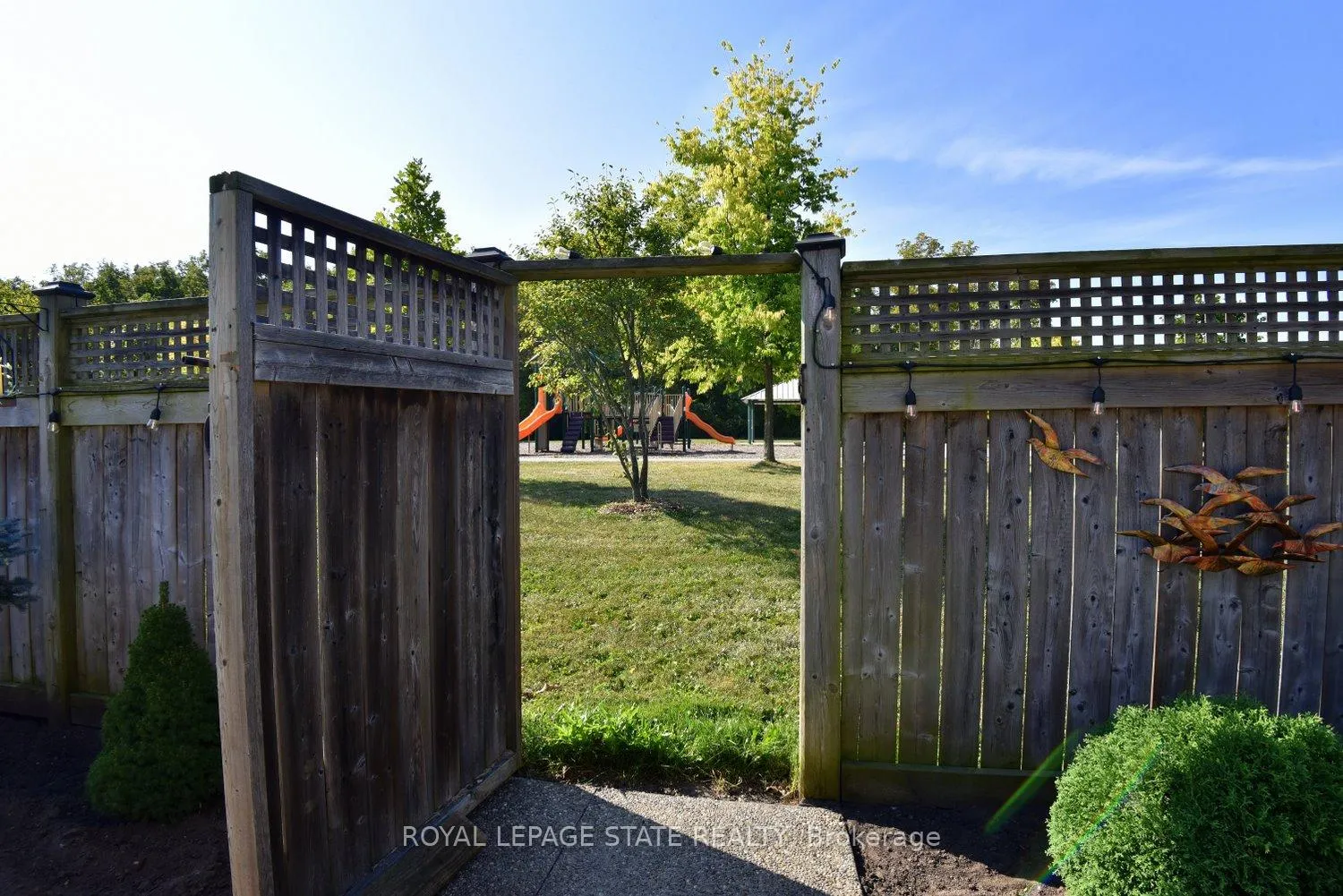 Photo 48 of 12 Degrow Crescent, Hamilton, Rural Glanbrook — HOMEH