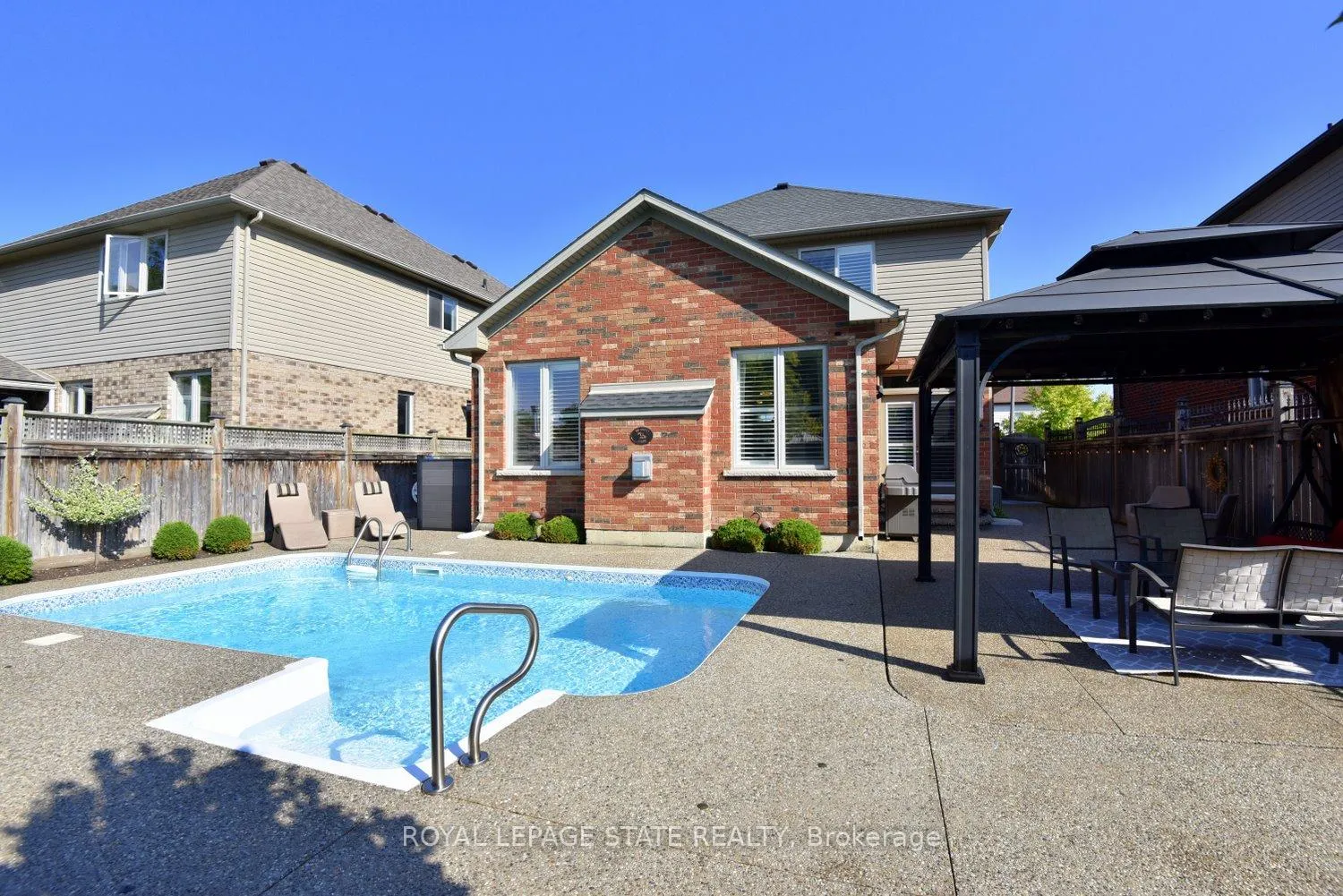 Photo 49 of 12 Degrow Crescent, Hamilton, Rural Glanbrook — HOMEH
