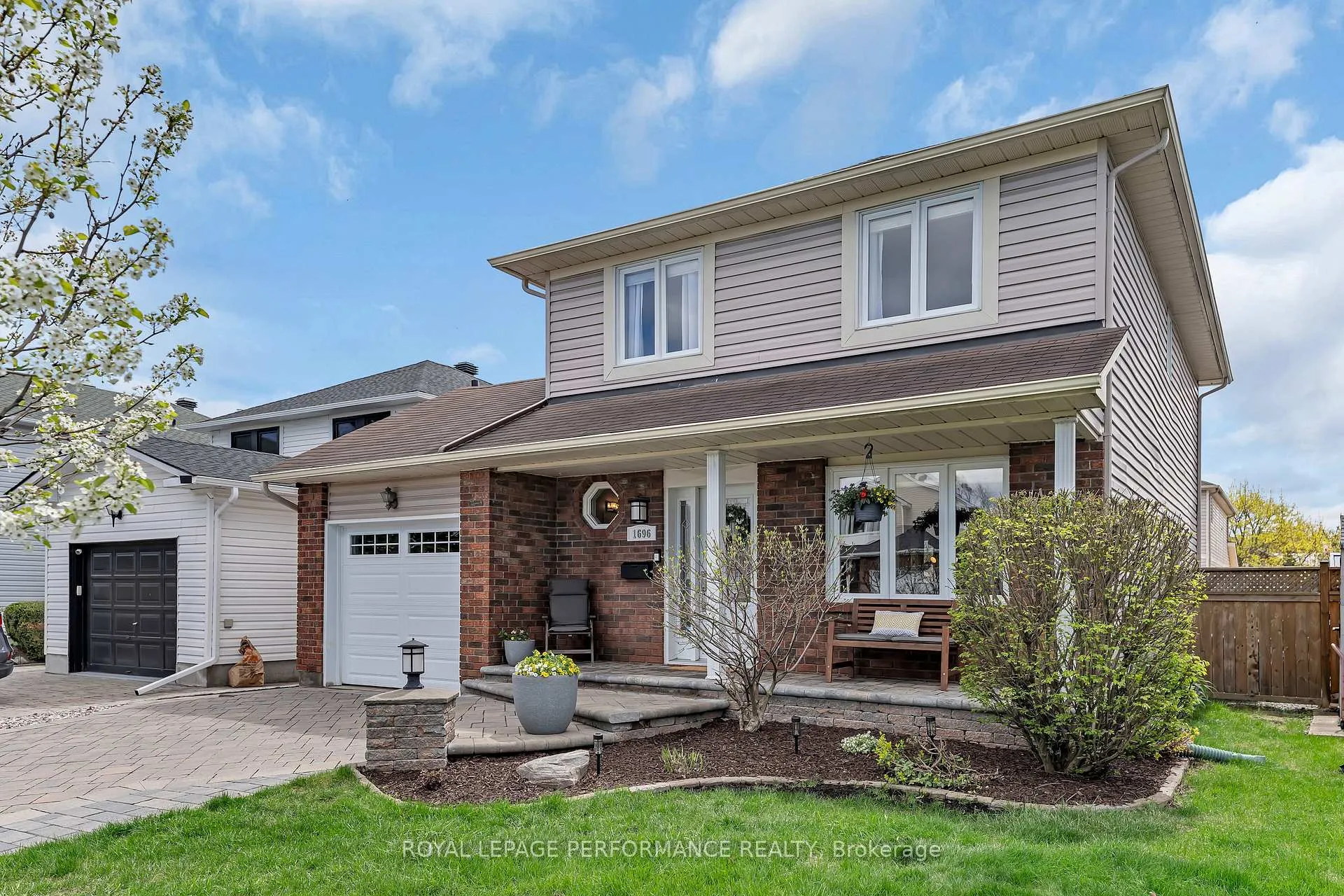 Photo 2 of 1696 Tache Way, Ottawa, Fallingbrook/Pineridge — HOMEH
