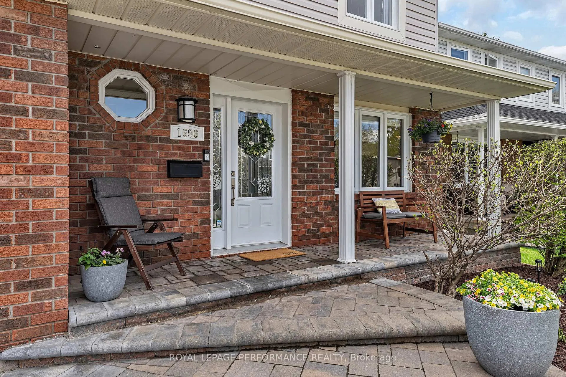 Photo 3 of 1696 Tache Way, Ottawa, Fallingbrook/Pineridge — HOMEH