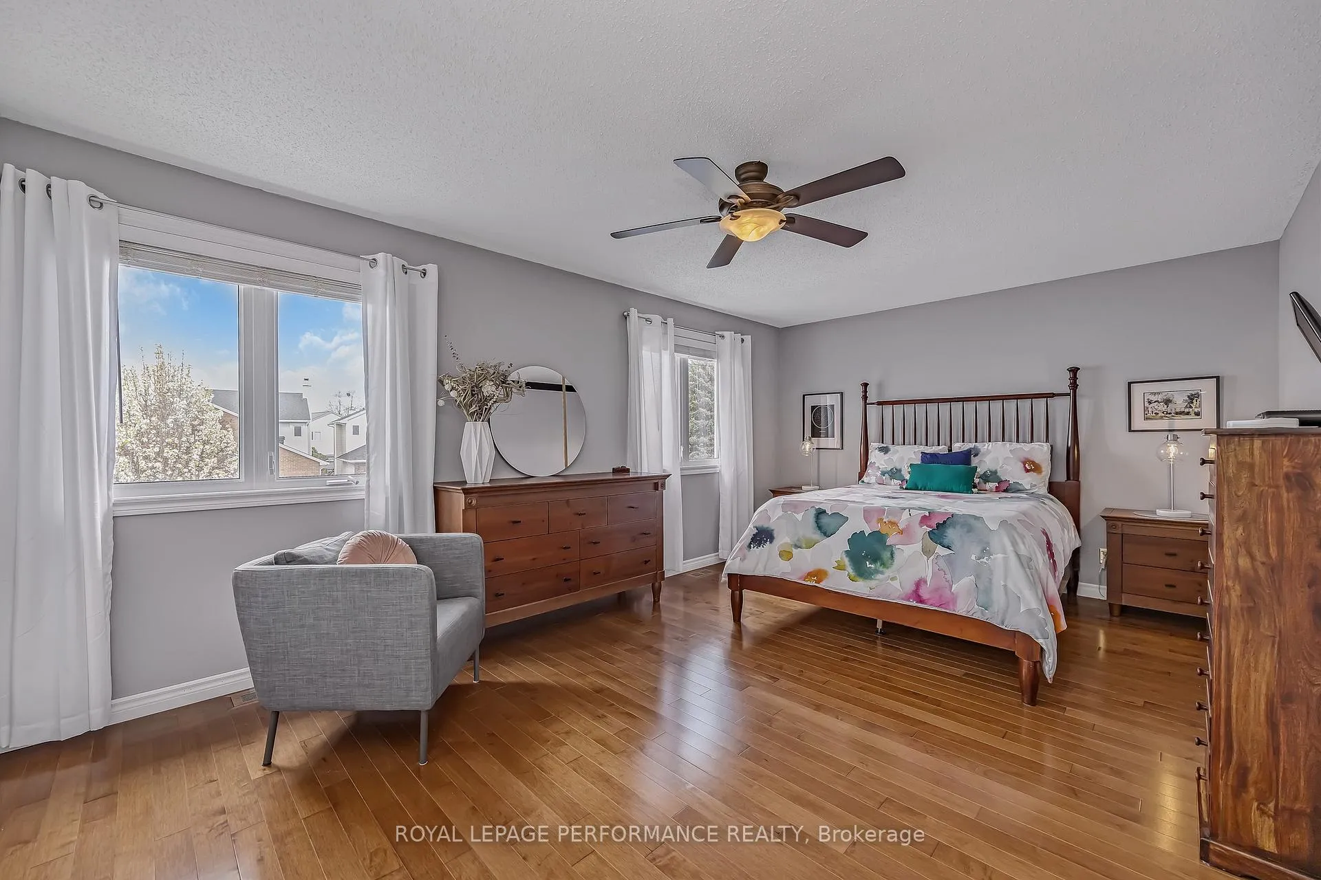 Photo 14 of 1696 Tache Way, Ottawa, Fallingbrook/Pineridge — HOMEH