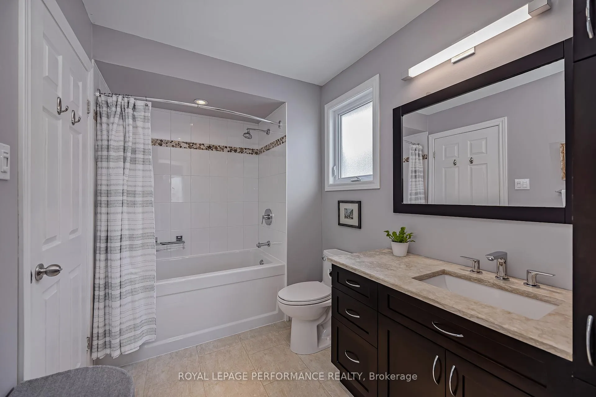 Photo 17 of 1696 Tache Way, Ottawa, Fallingbrook/Pineridge — HOMEH