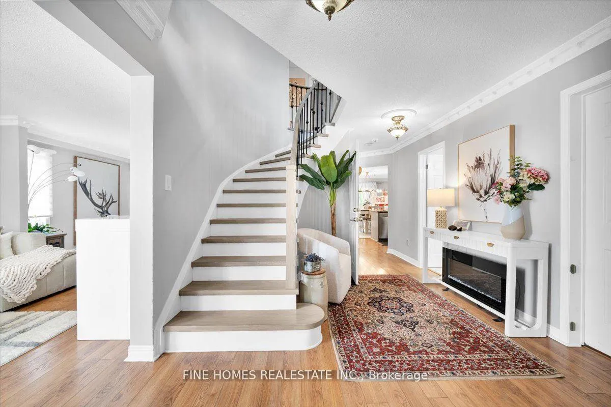 Photo 4 of 153 Browning Trail, Barrie, Letitia Heights — HOMEH