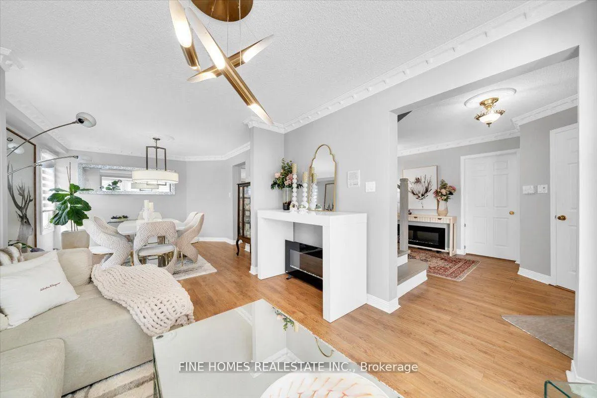 Photo 7 of 153 Browning Trail, Barrie, Letitia Heights — HOMEH