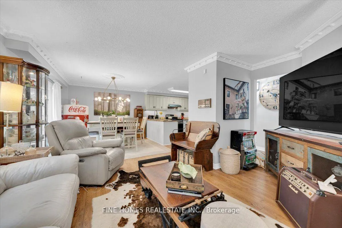 Photo 10 of 153 Browning Trail, Barrie, Letitia Heights — HOMEH