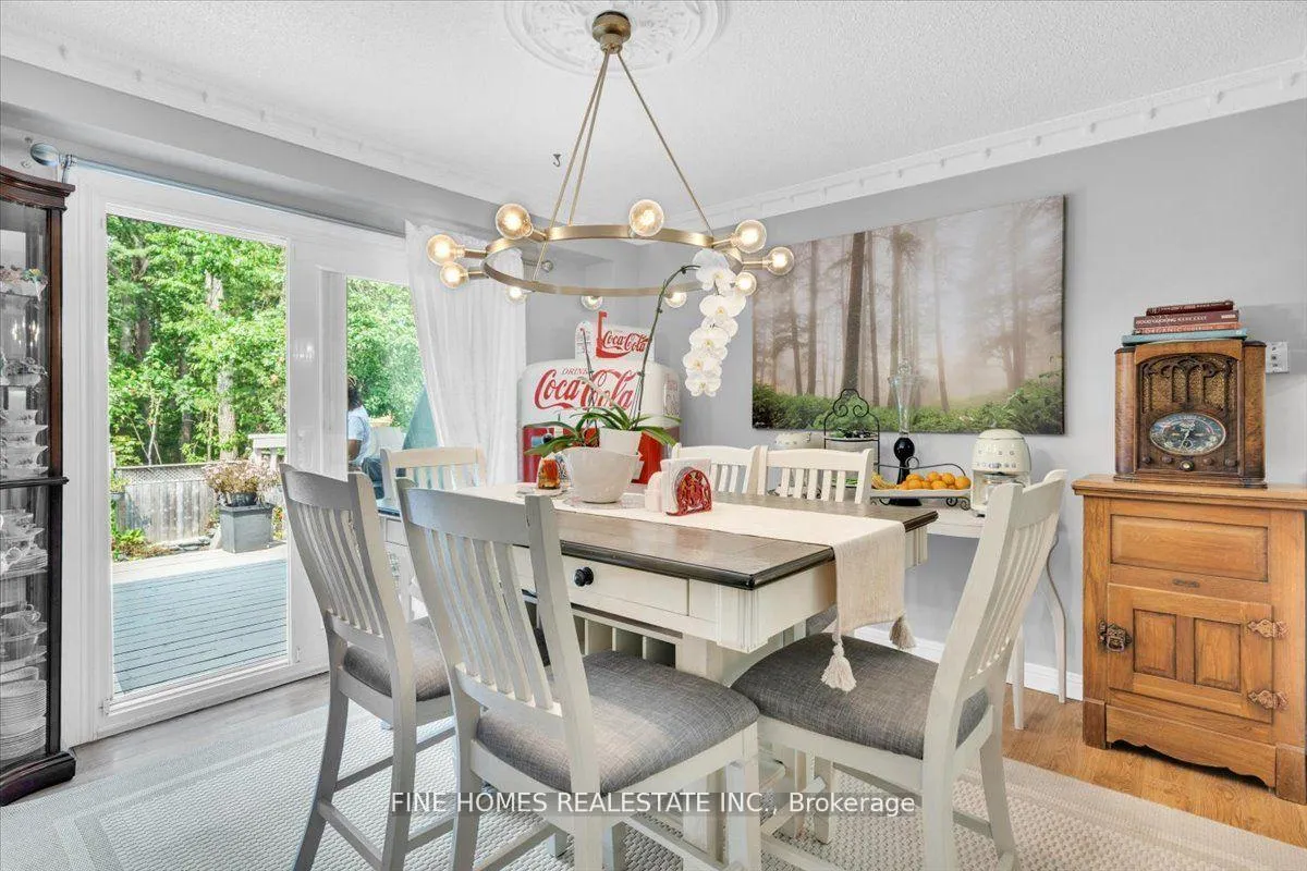 Photo 12 of 153 Browning Trail, Barrie, Letitia Heights — HOMEH