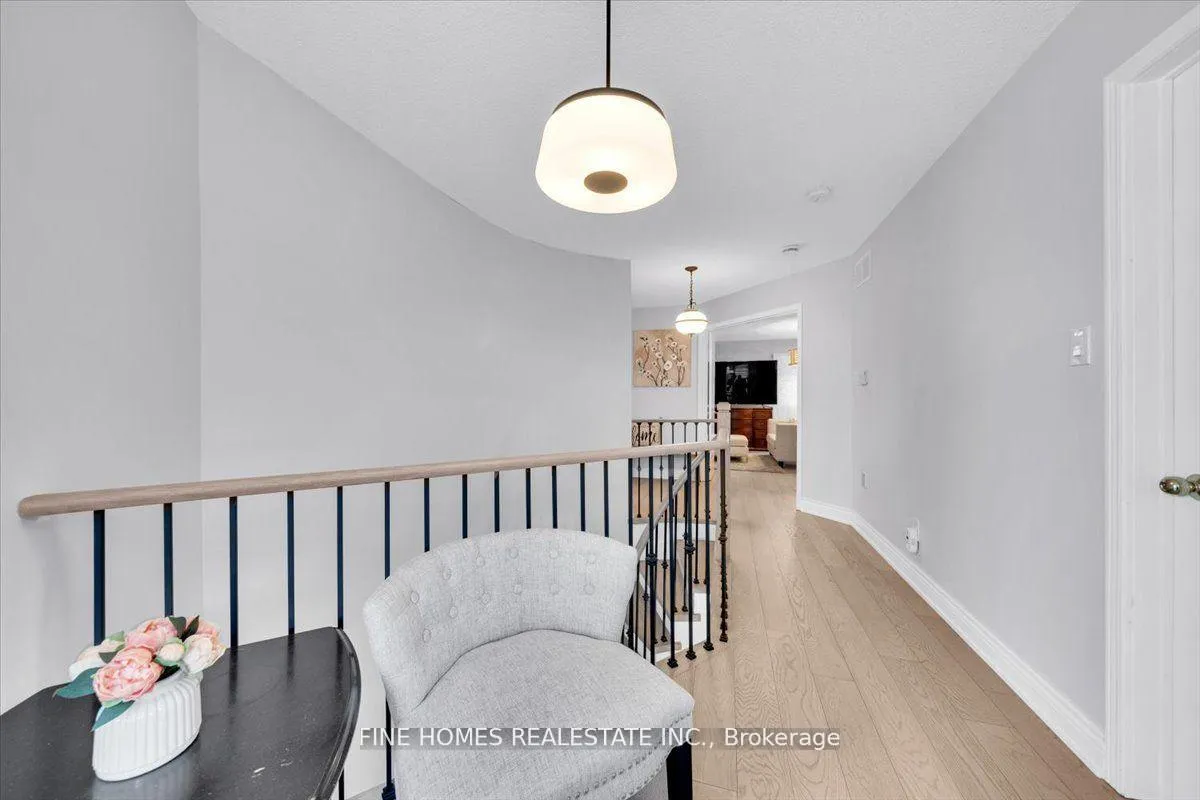Photo 13 of 153 Browning Trail, Barrie, Letitia Heights — HOMEH
