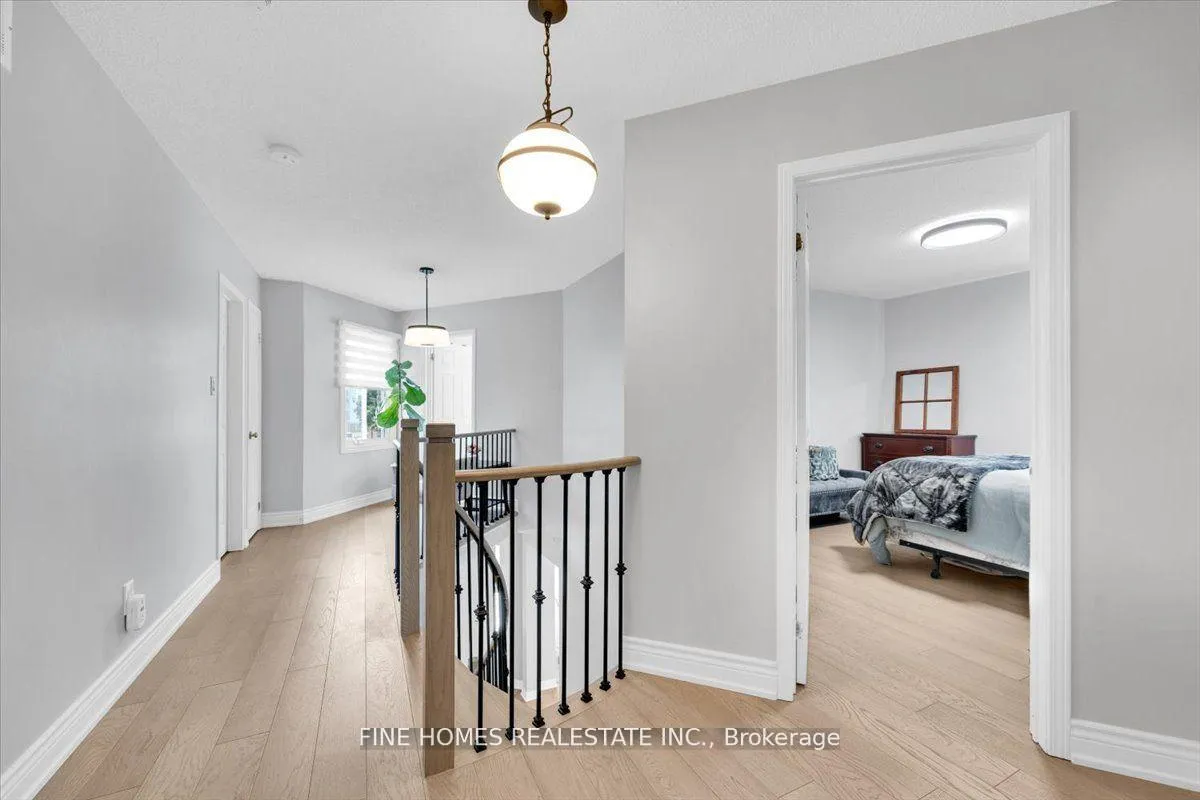 Photo 14 of 153 Browning Trail, Barrie, Letitia Heights — HOMEH