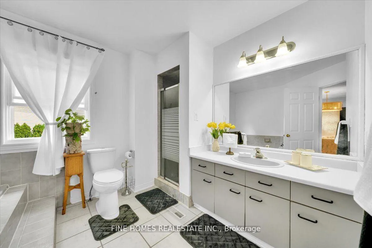Photo 25 of 153 Browning Trail, Barrie, Letitia Heights — HOMEH