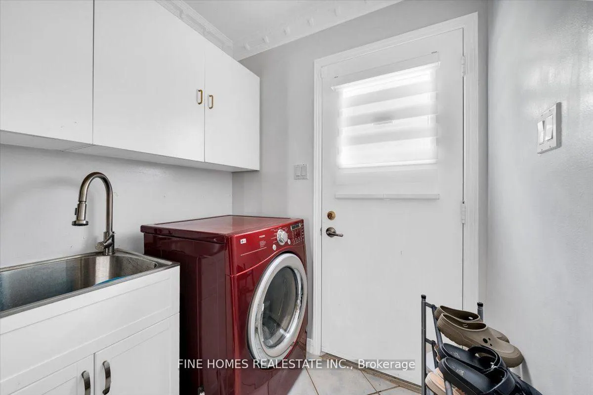 Photo 26 of 153 Browning Trail, Barrie, Letitia Heights — HOMEH