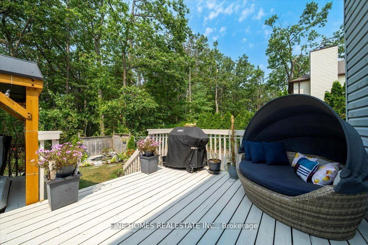 Photo 32 of 153 Browning Trail, Barrie, Letitia Heights — HOMEH