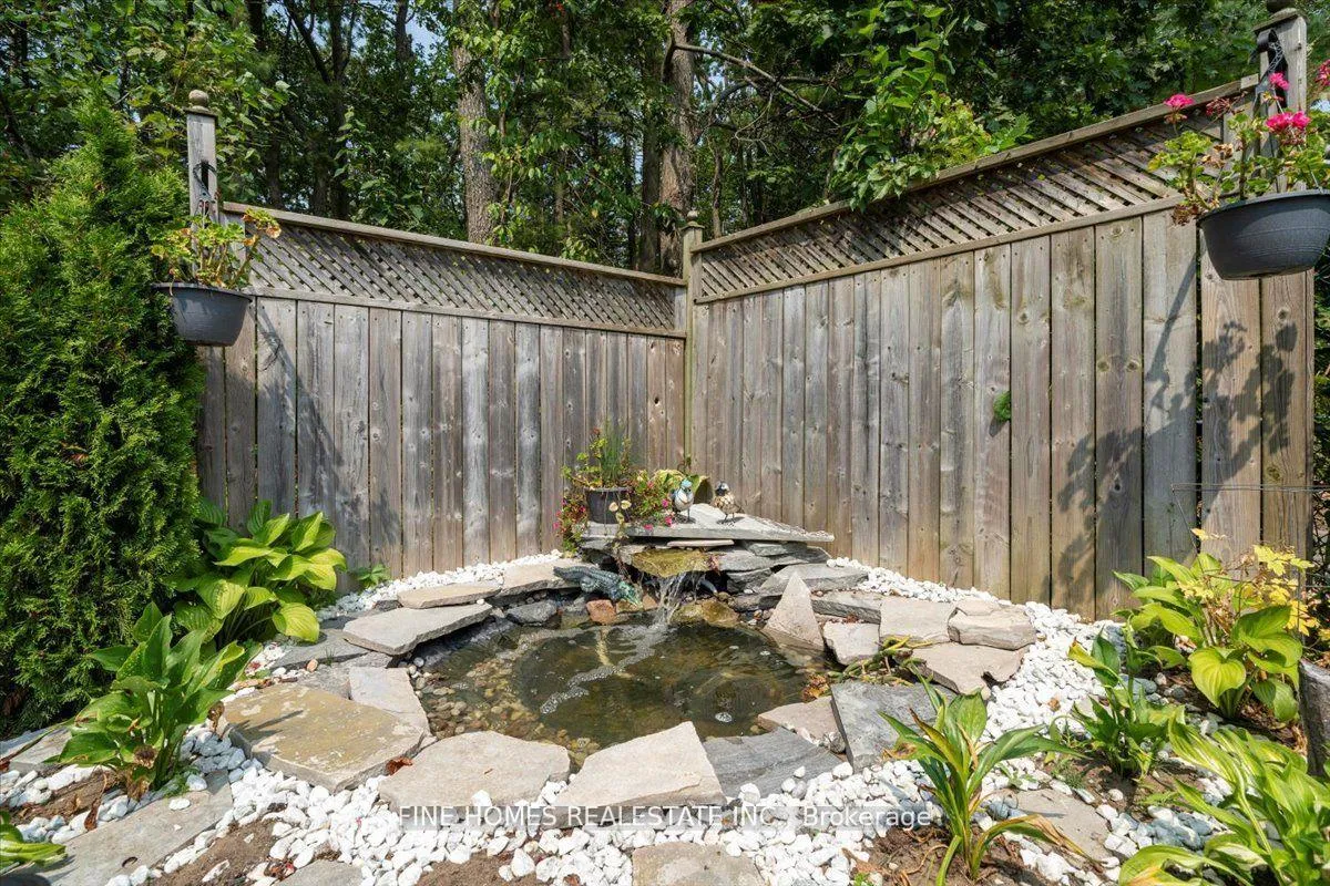 Photo 35 of 153 Browning Trail, Barrie, Letitia Heights — HOMEH