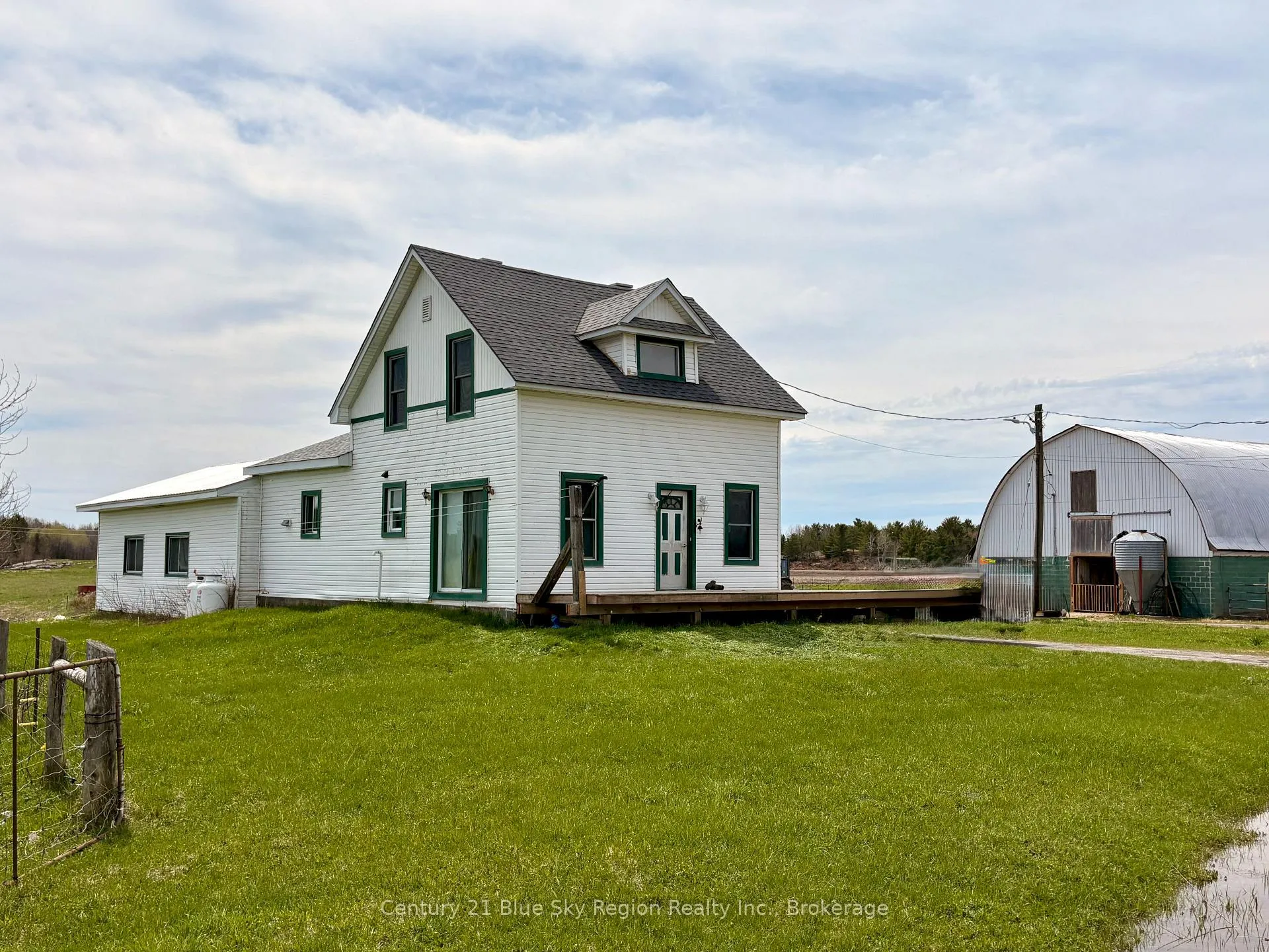 Photo 3 of 700 Piquette Road, West Nipissing, Verner — HOMEH