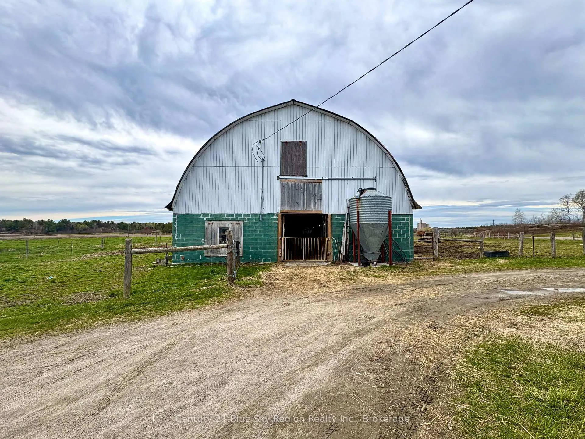 Photo 22 of 700 Piquette Road, West Nipissing, Verner — HOMEH