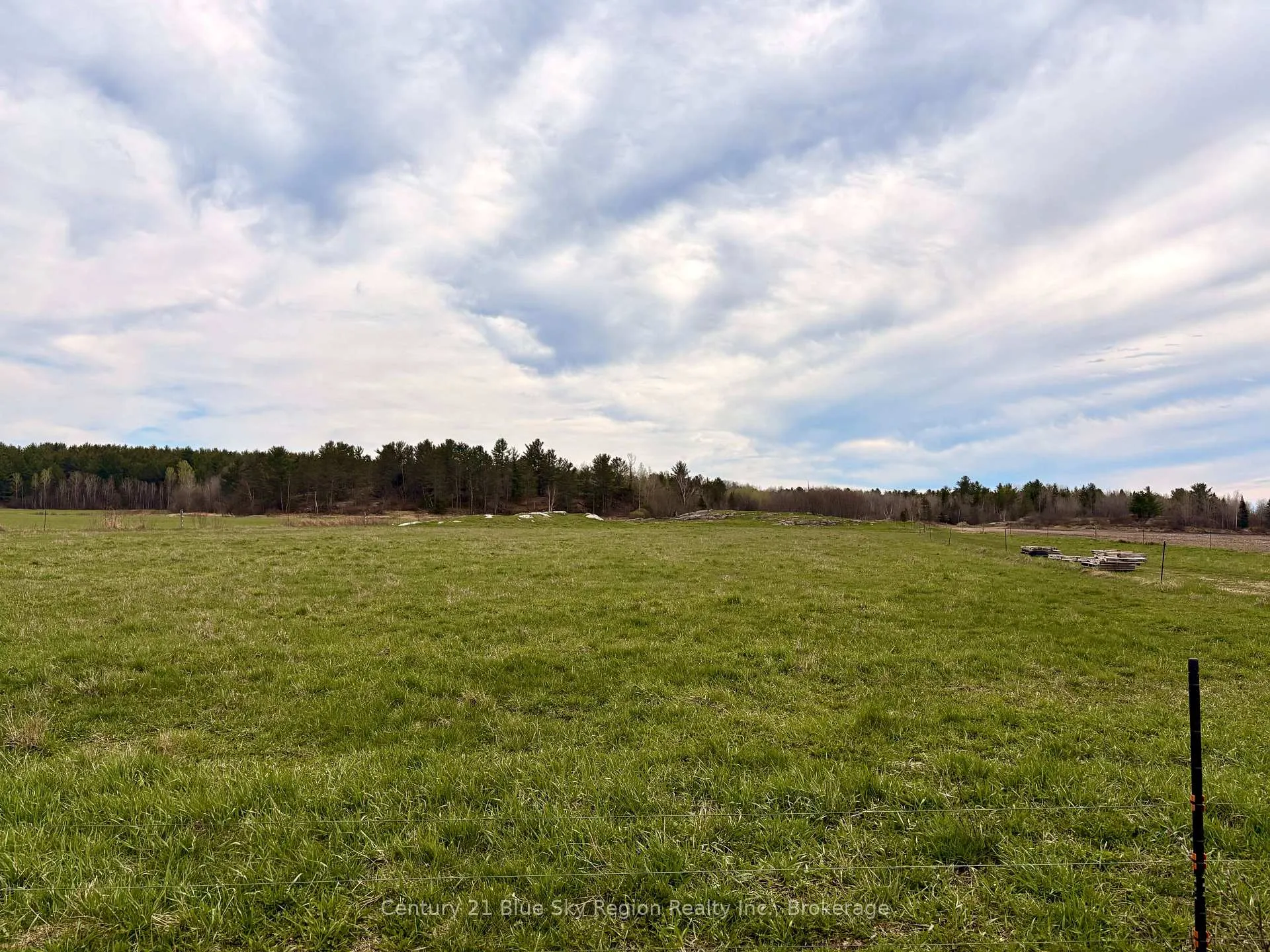 Photo 30 of 700 Piquette Road, West Nipissing, Verner — HOMEH