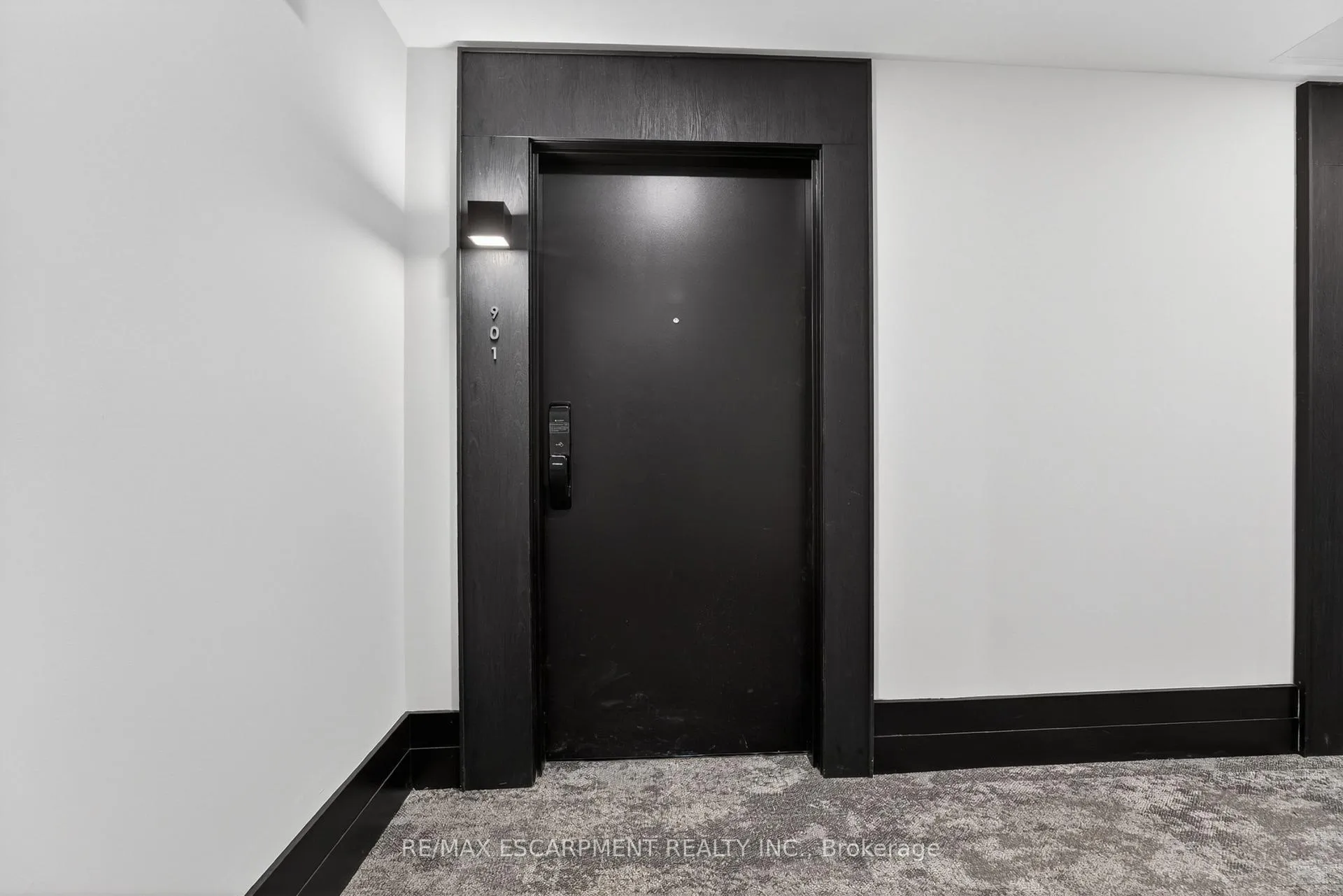 Photo 3 of Unit 901, 461 Green Road, Hamilton, Lakeshore — HOMEH