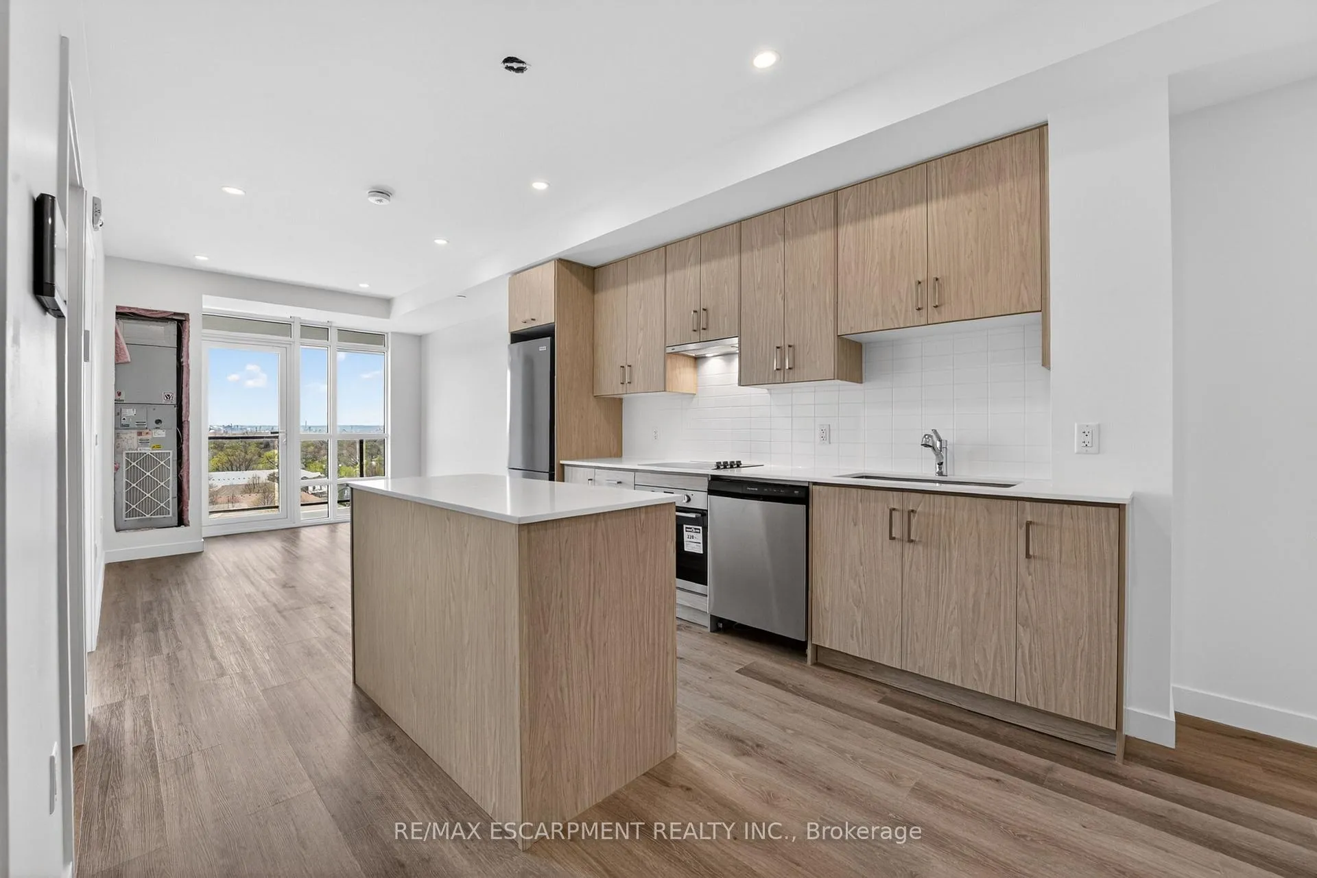 Photo 2 of Unit 901, 461 Green Road, Hamilton, Lakeshore — HOMEH