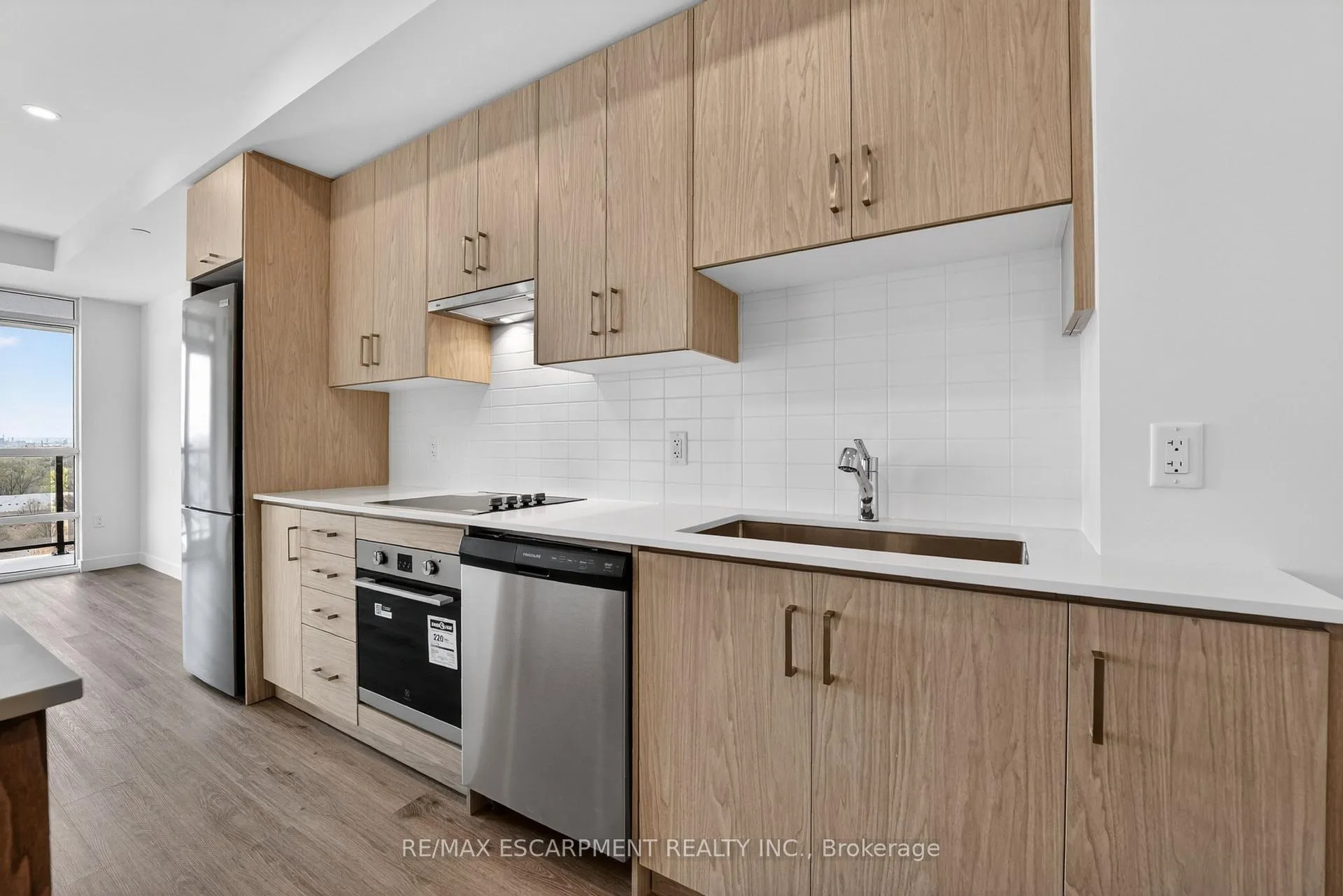 Photo 12 of Unit 901, 461 Green Road, Hamilton, Lakeshore — HOMEH