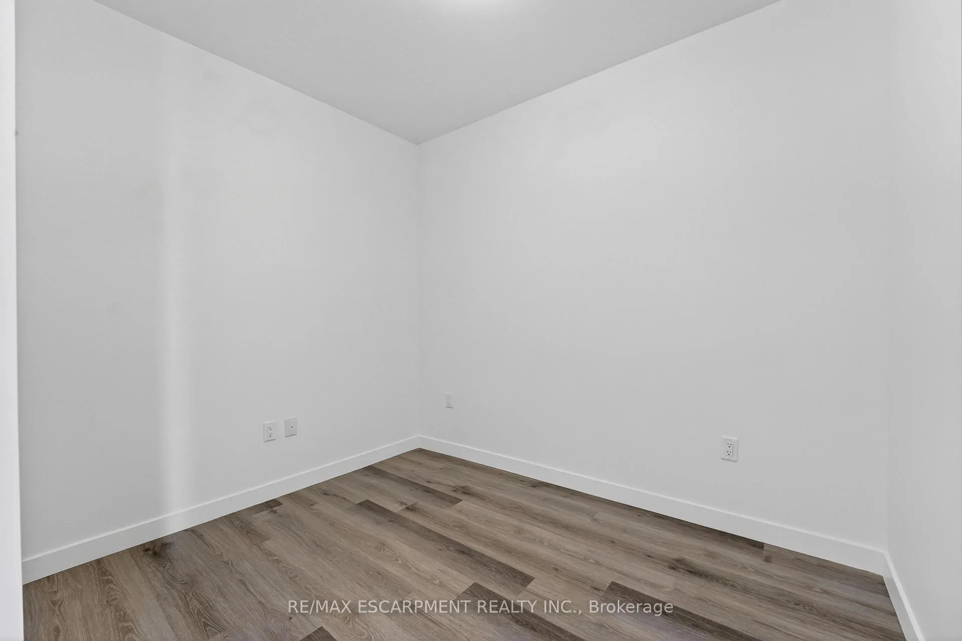 Photo 13 of Unit 901, 461 Green Road, Hamilton, Lakeshore — HOMEH