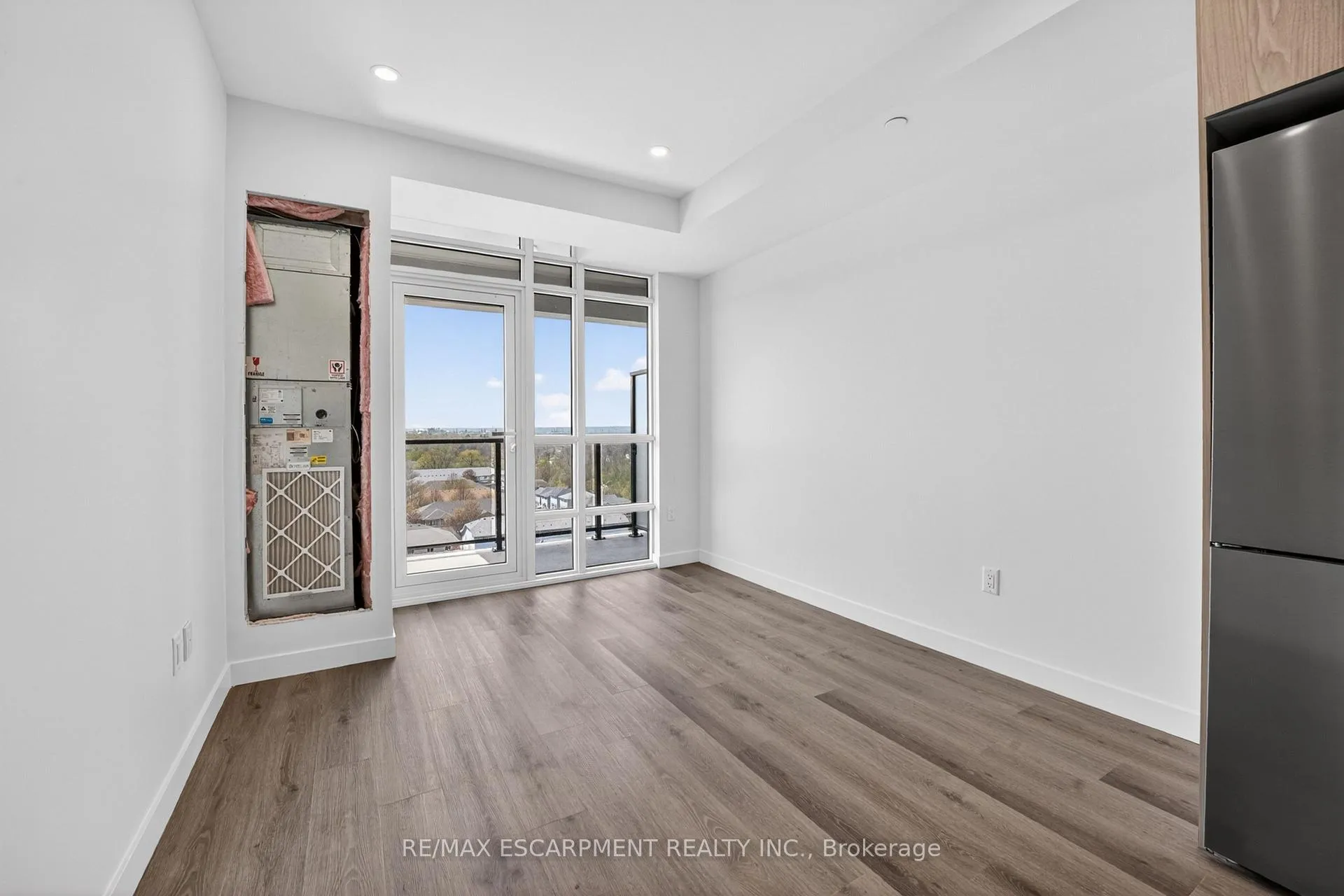 Photo 16 of Unit 901, 461 Green Road, Hamilton, Lakeshore — HOMEH