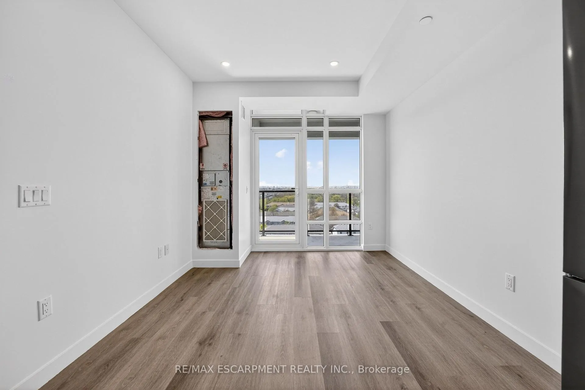 Photo 17 of Unit 901, 461 Green Road, Hamilton, Lakeshore — HOMEH