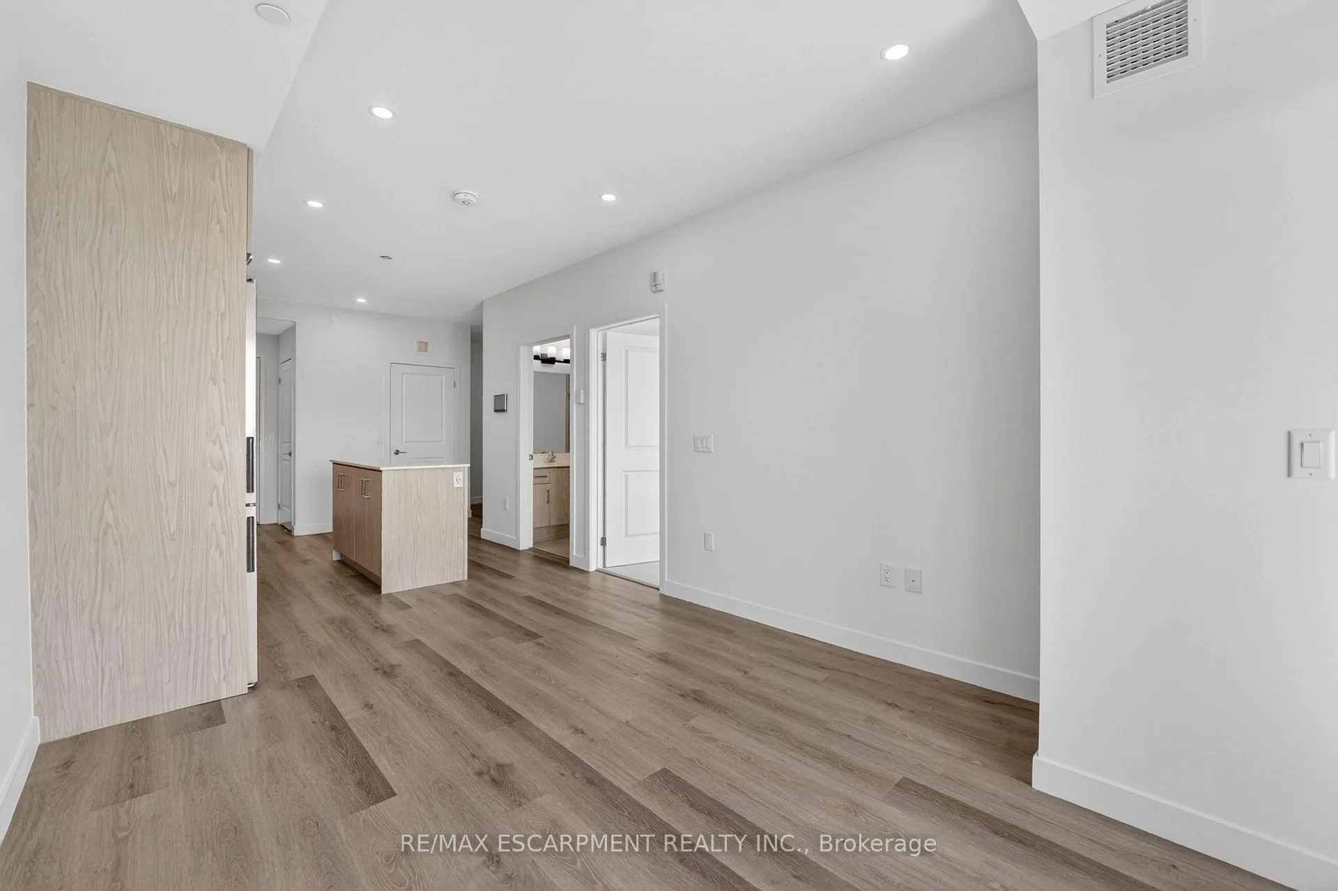 Photo 19 of Unit 901, 461 Green Road, Hamilton, Lakeshore — HOMEH