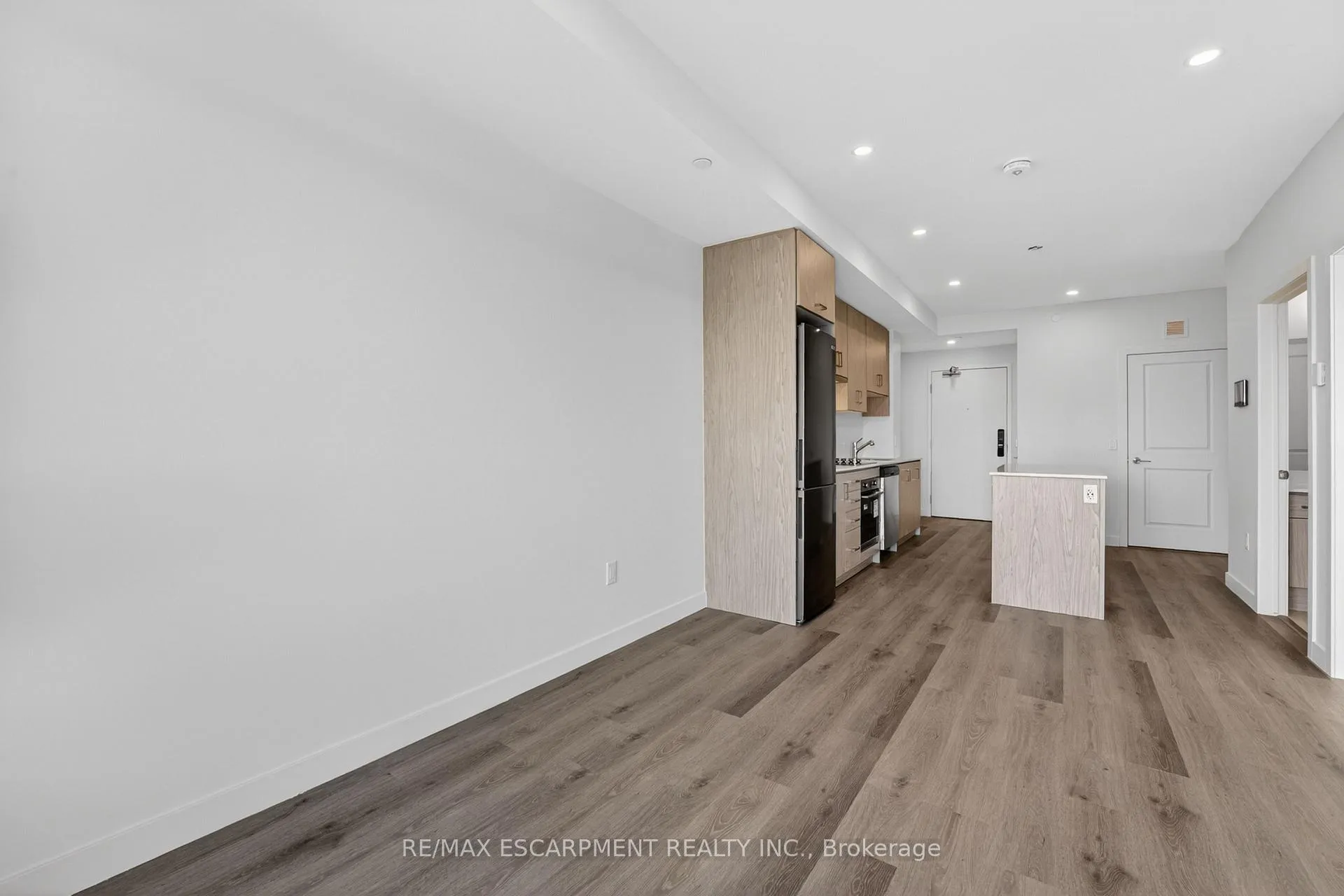 Photo 21 of Unit 901, 461 Green Road, Hamilton, Lakeshore — HOMEH