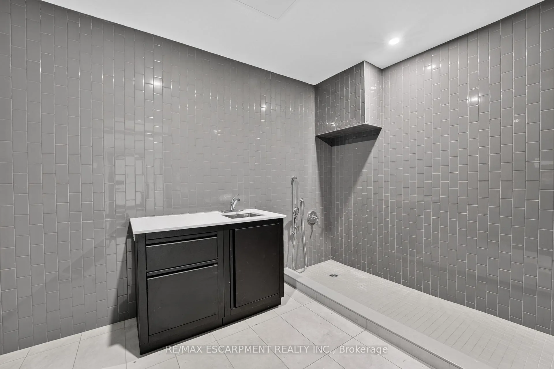 Photo 38 of Unit 901, 461 Green Road, Hamilton, Lakeshore — HOMEH