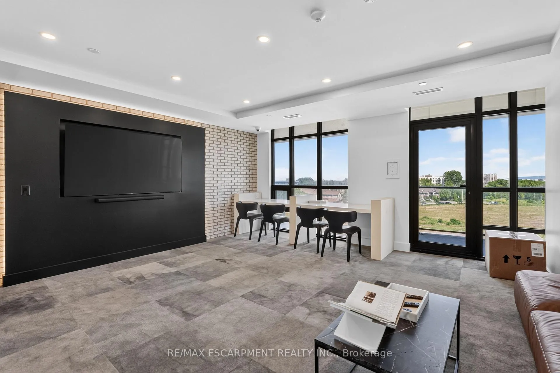 Photo 40 of Unit 901, 461 Green Road, Hamilton, Lakeshore — HOMEH