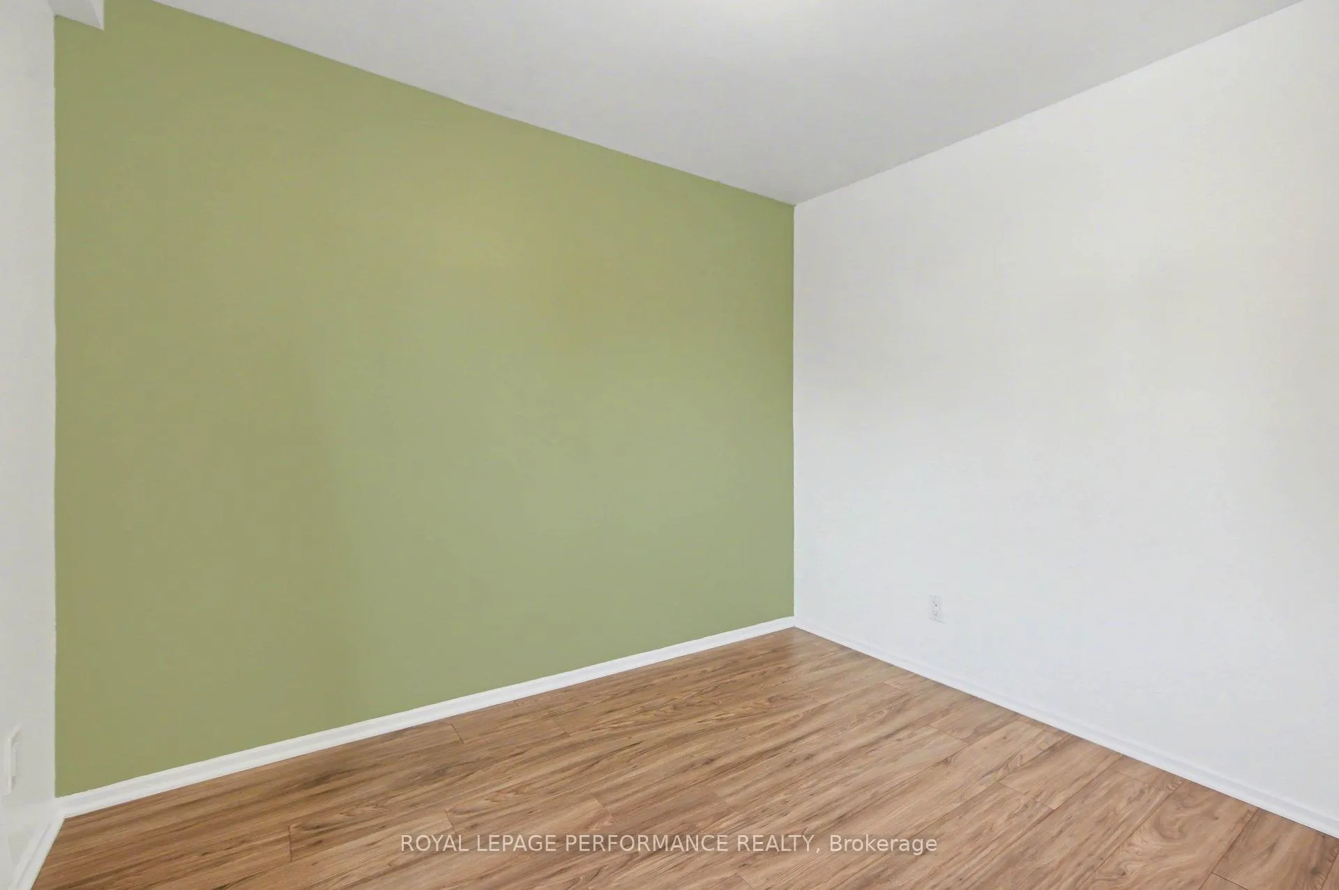 Photo 19 of Unit 8, 51 Sumac Street, Ottawa, Beacon Hill South — HOMEH