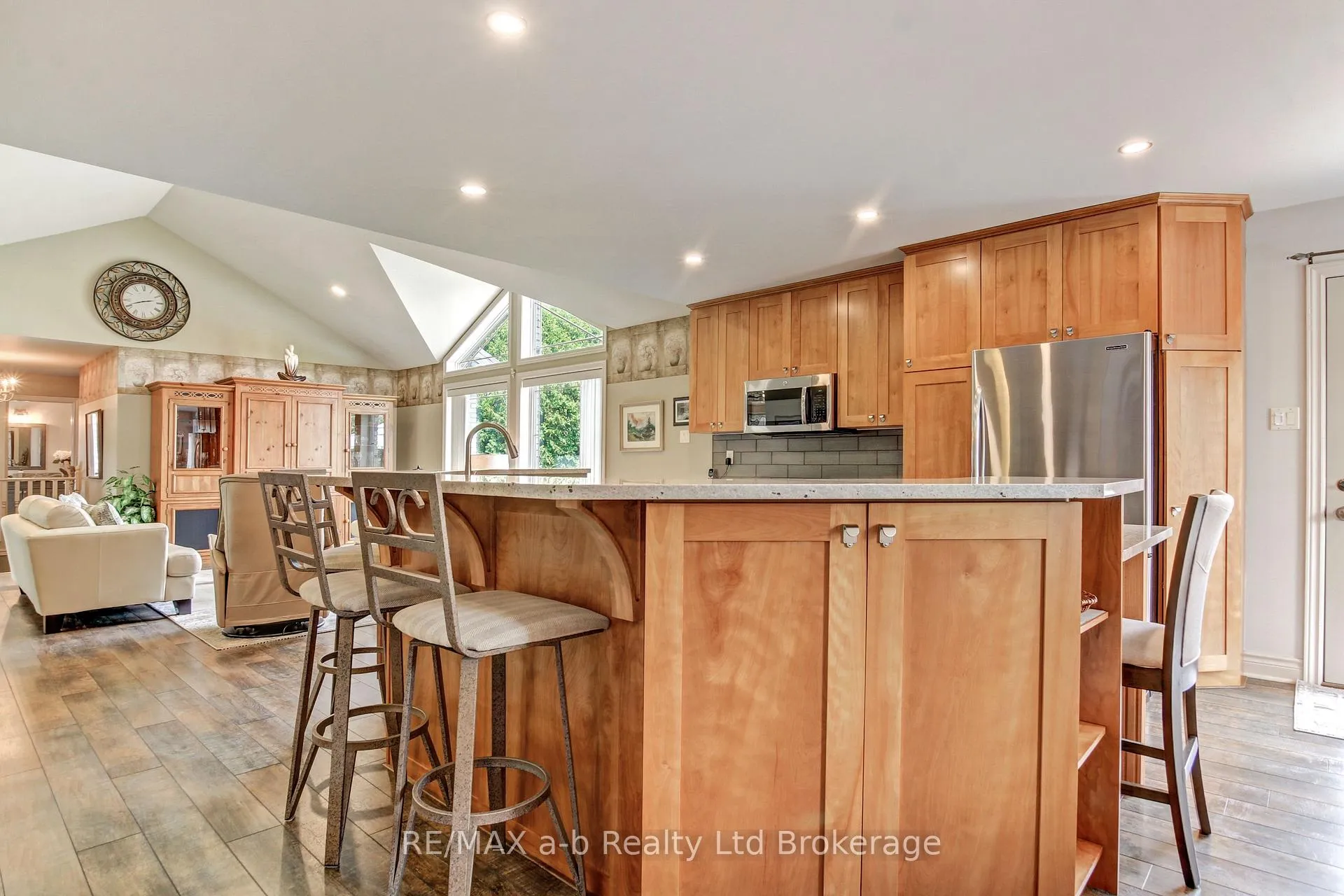 Photo 15 of 7 Otterview Drive, Norwich, Otterville — HOMEH
