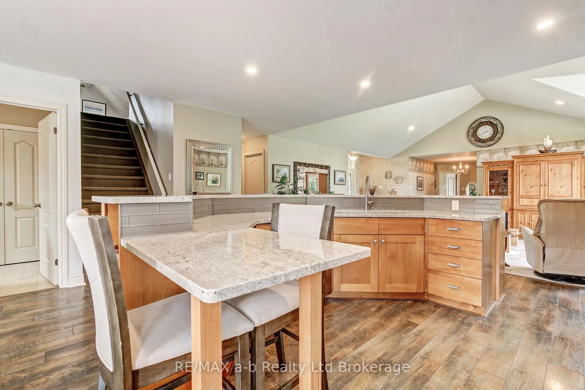 Photo 18 of 7 Otterview Drive, Norwich, Otterville — HOMEH