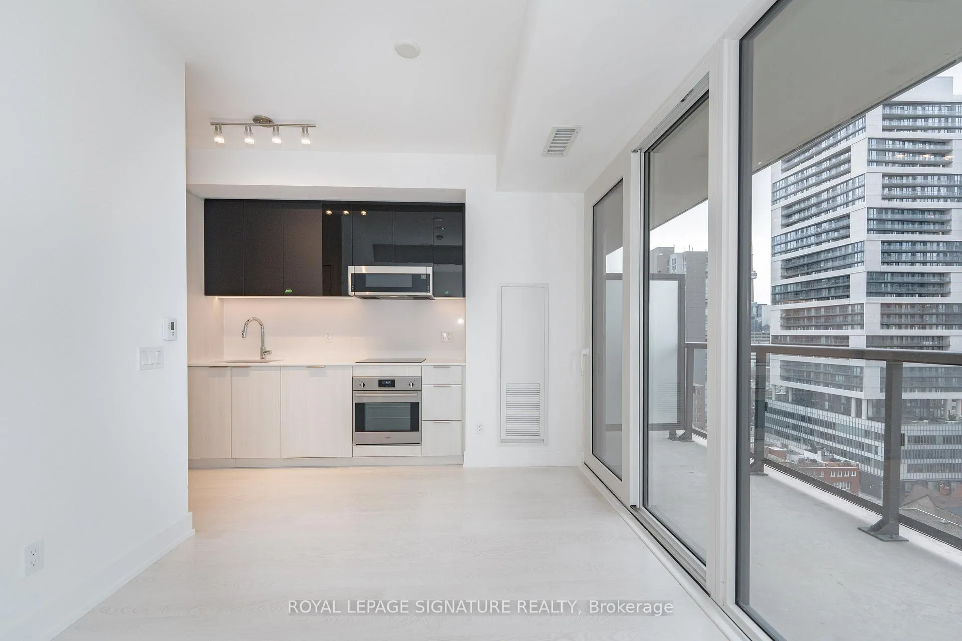 Photo 5 of Unit 1304, 308 Jarvis Street, Toronto, Church-Yonge Corridor — HOMEH