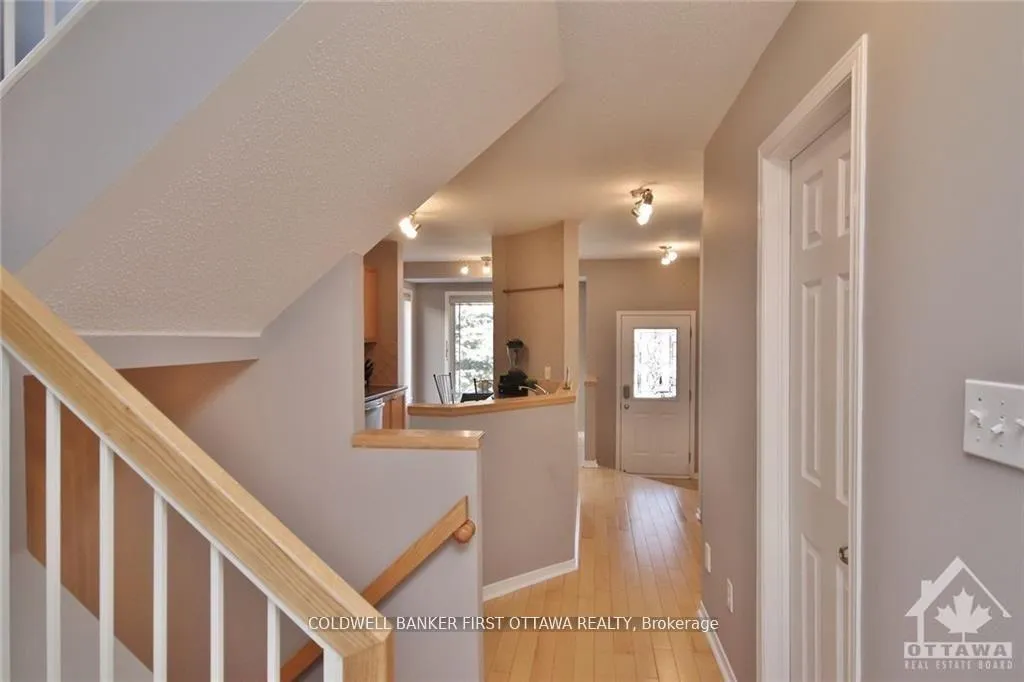 Photo 3 of 100 Sunvale Way, Ottawa, Barrhaven East — HOMEH