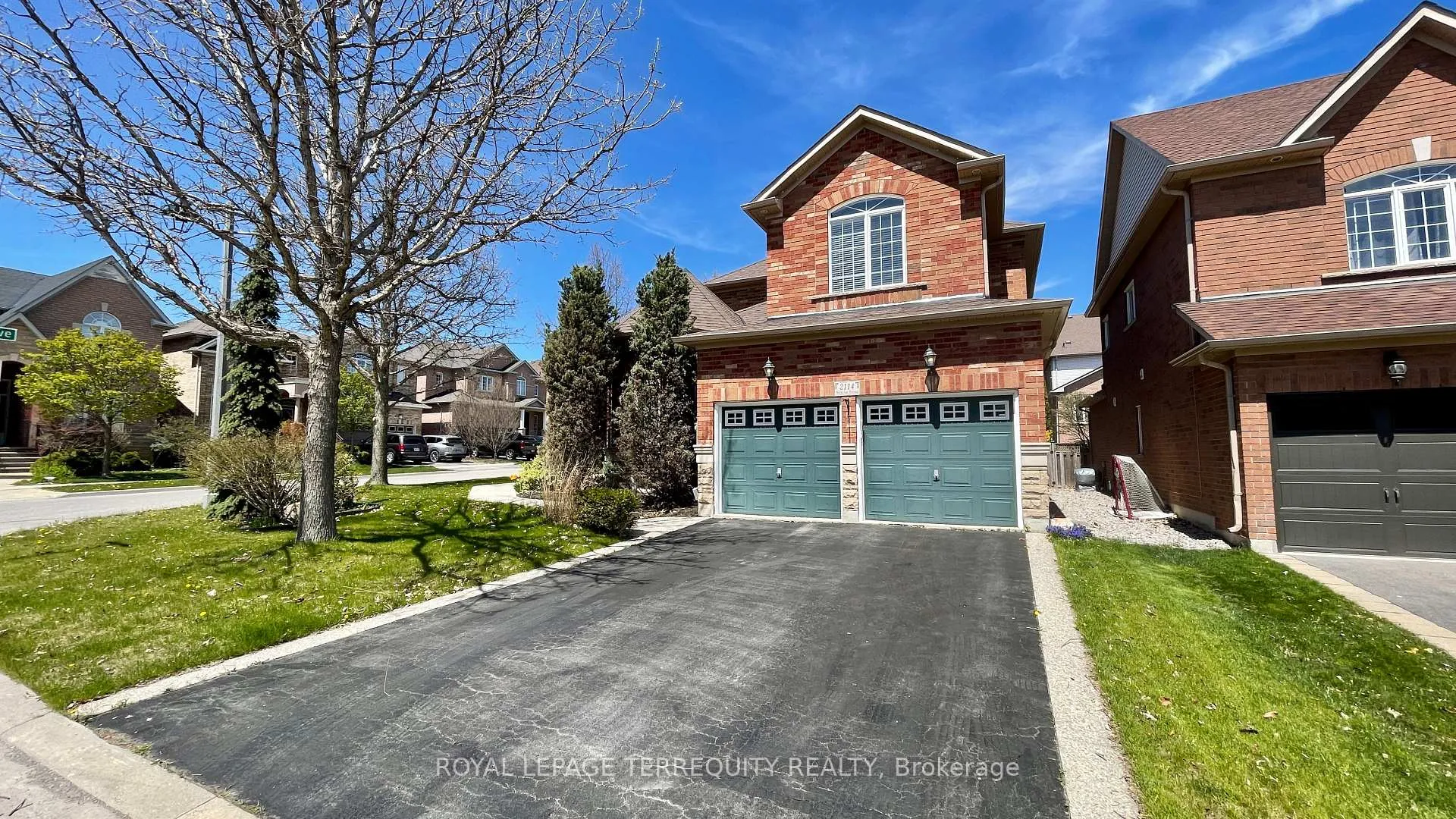 Photo 1 of 2114 Helmsley Avenue, Oakville, Westmount — HOMEH